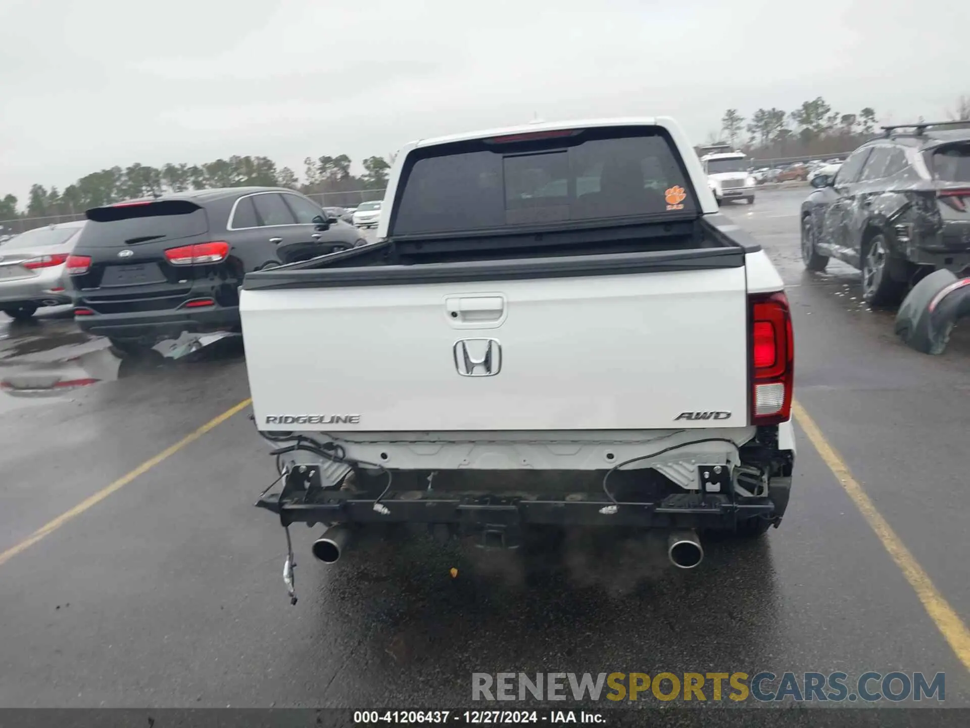 17 Photograph of a damaged car 5FPYK3F72PB035273 HONDA RIDGELINE 2023