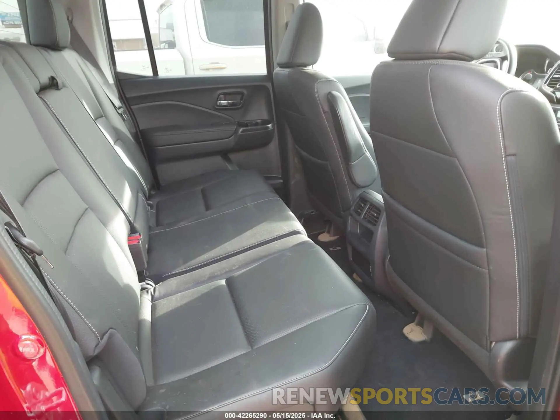 8 Photograph of a damaged car 5FPYK3F76PB013258 HONDA RIDGELINE 2023