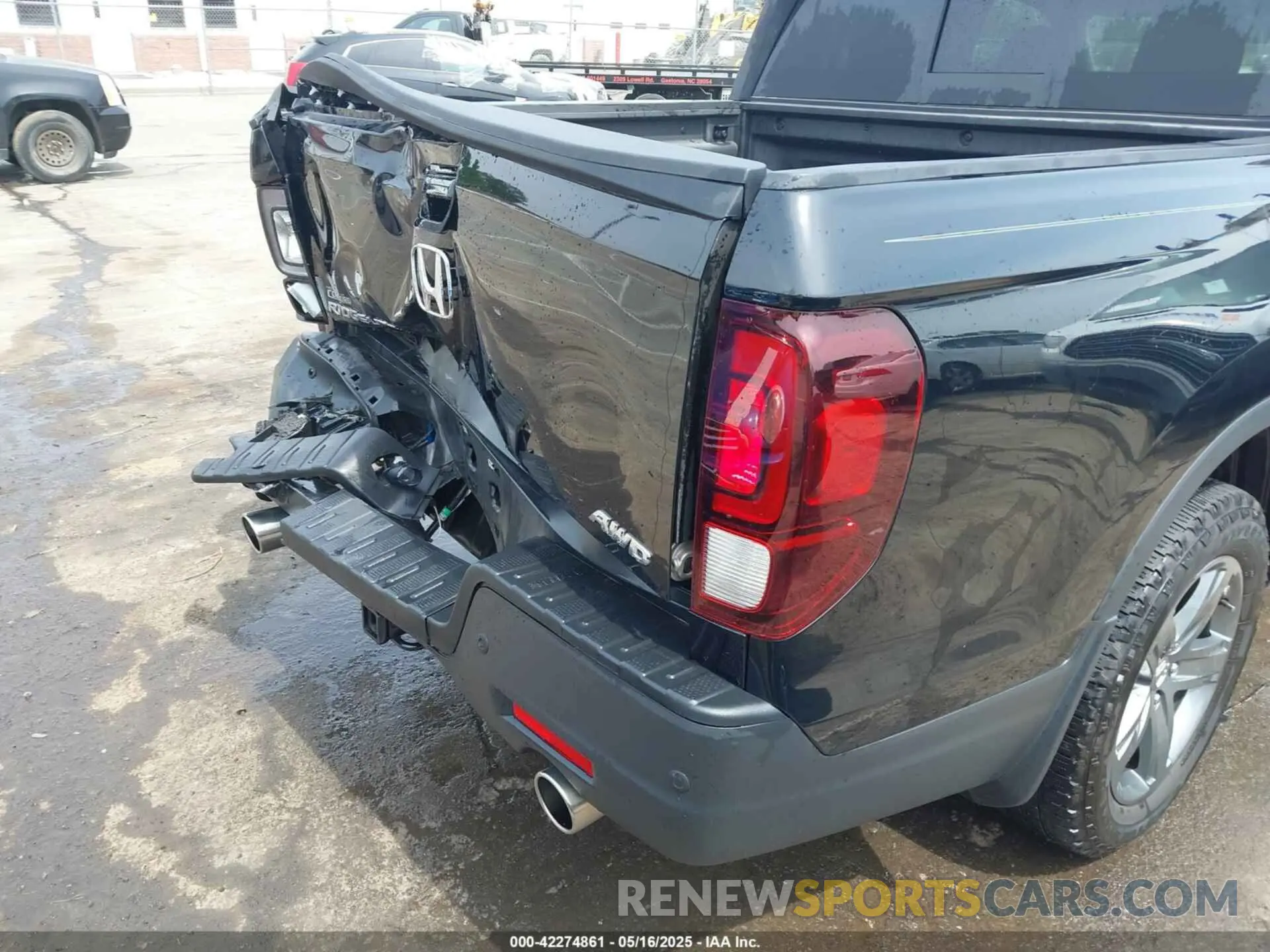 17 Photograph of a damaged car 5FPYK3F76PB042100 HONDA RIDGELINE 2023