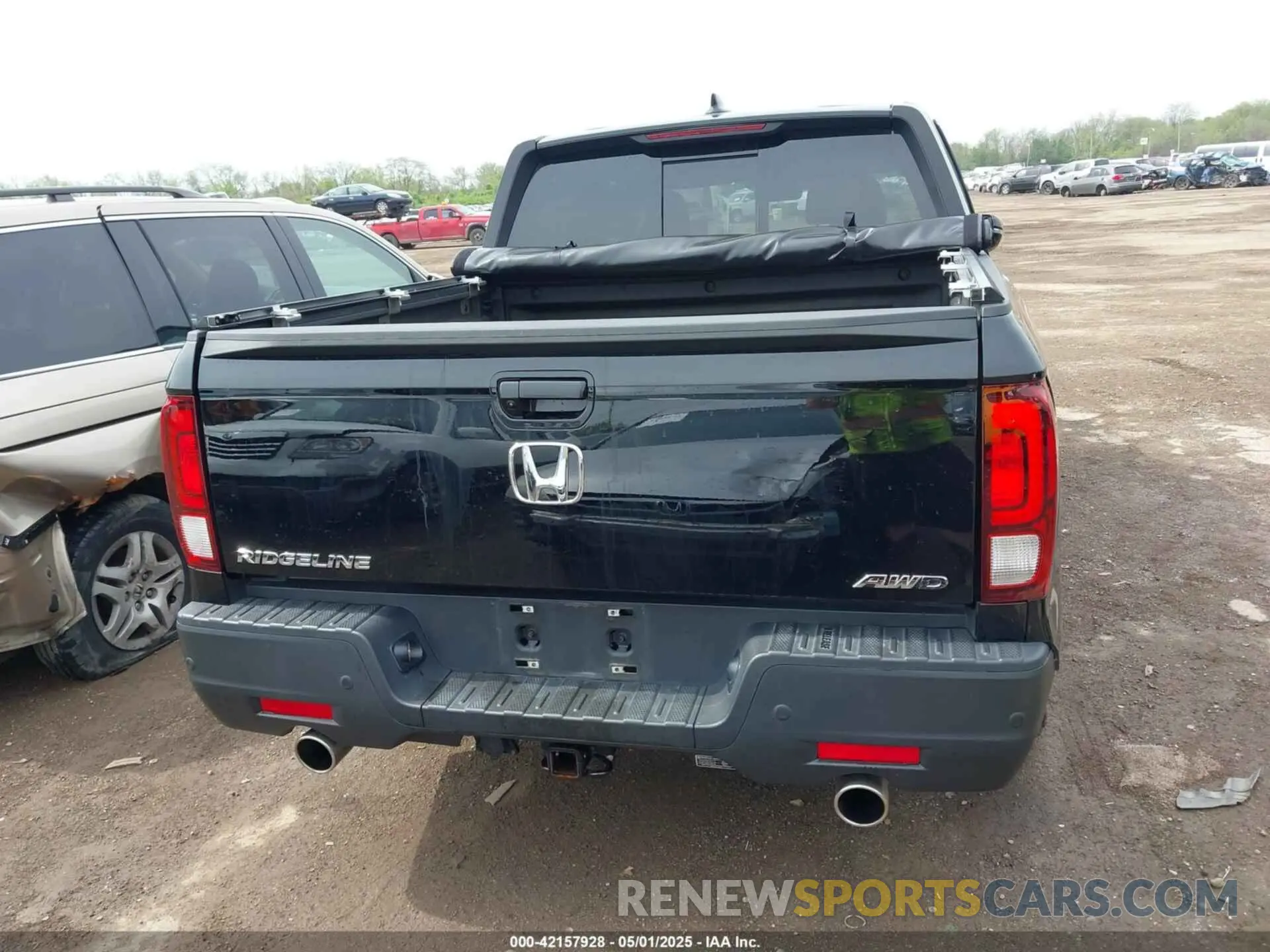 17 Photograph of a damaged car 5FPYK3F83PB023481 HONDA RIDGELINE 2023
