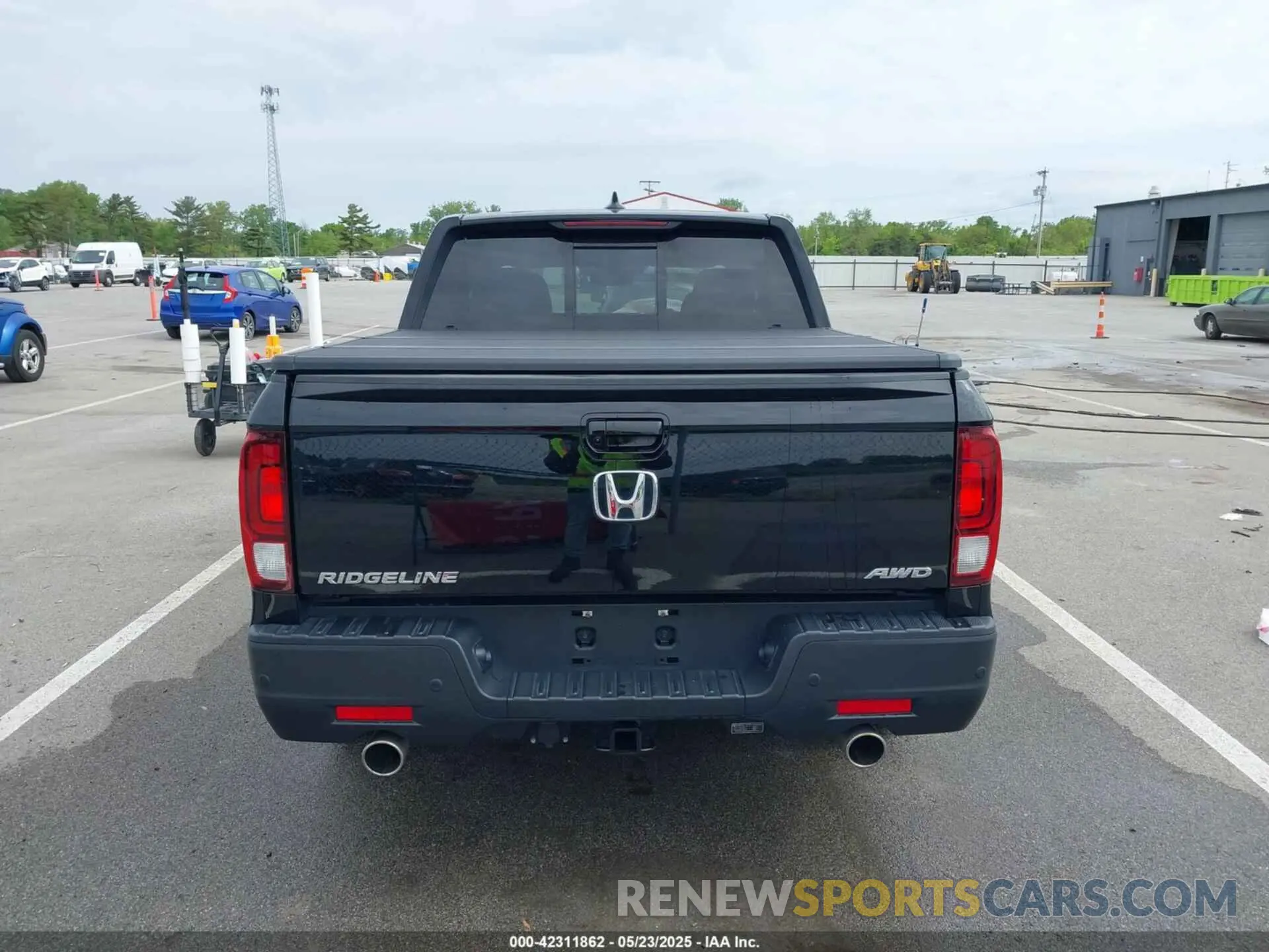 17 Photograph of a damaged car 5FPYK3F86PB015746 HONDA RIDGELINE 2023