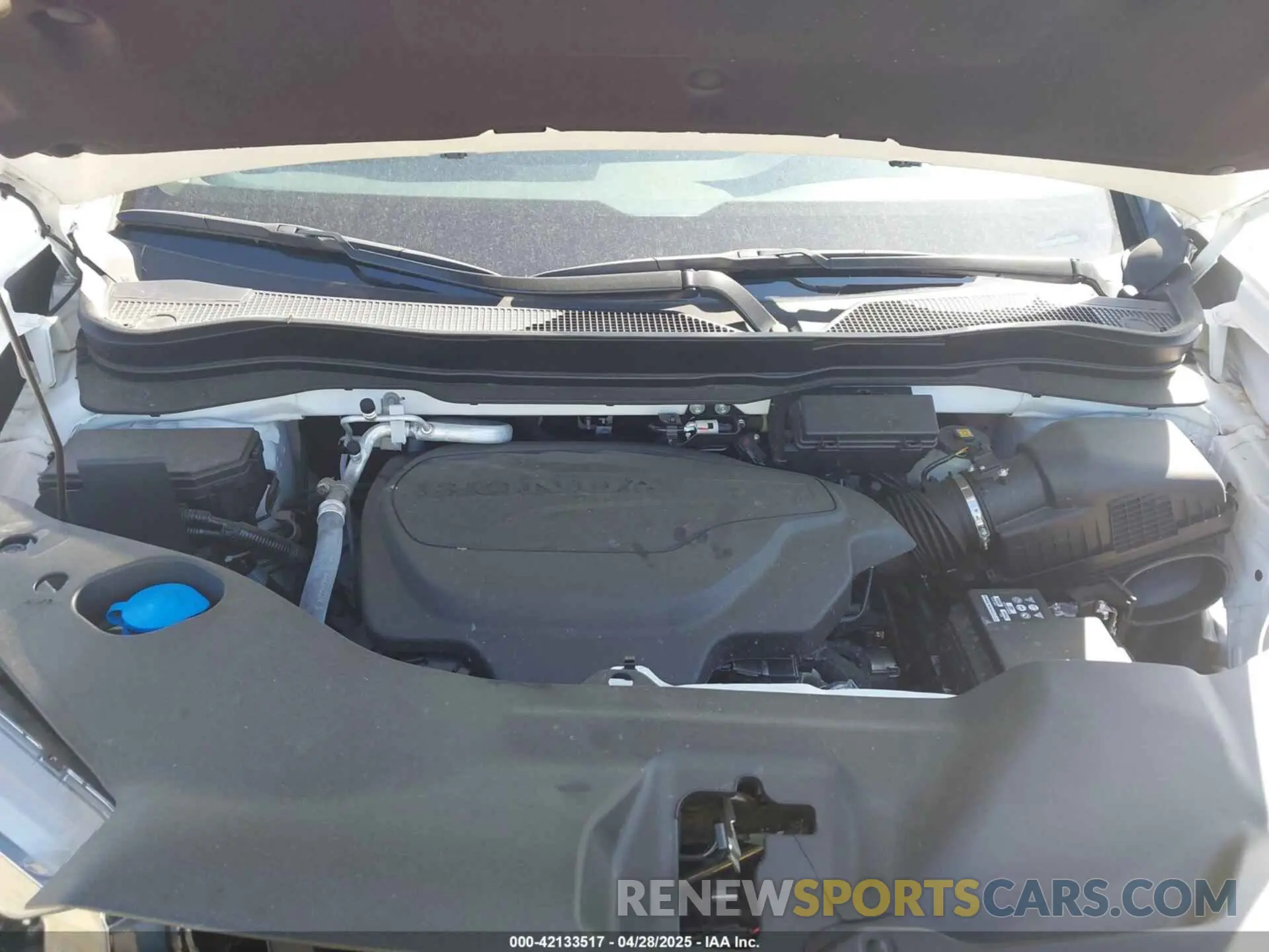 10 Photograph of a damaged car 5FPYK3F11RB005065 HONDA RIDGELINE 2024
