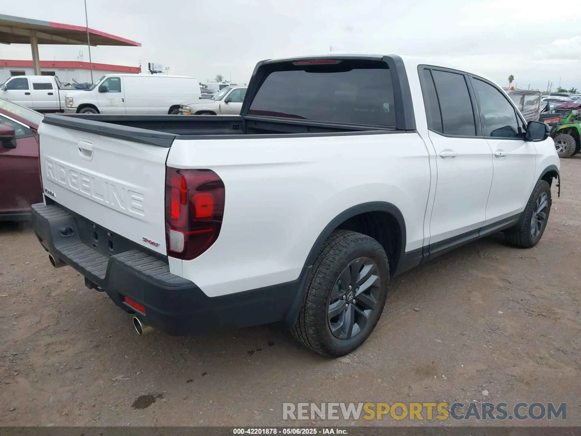4 Photograph of a damaged car 5FPYK3F11RB014302 HONDA RIDGELINE 2024