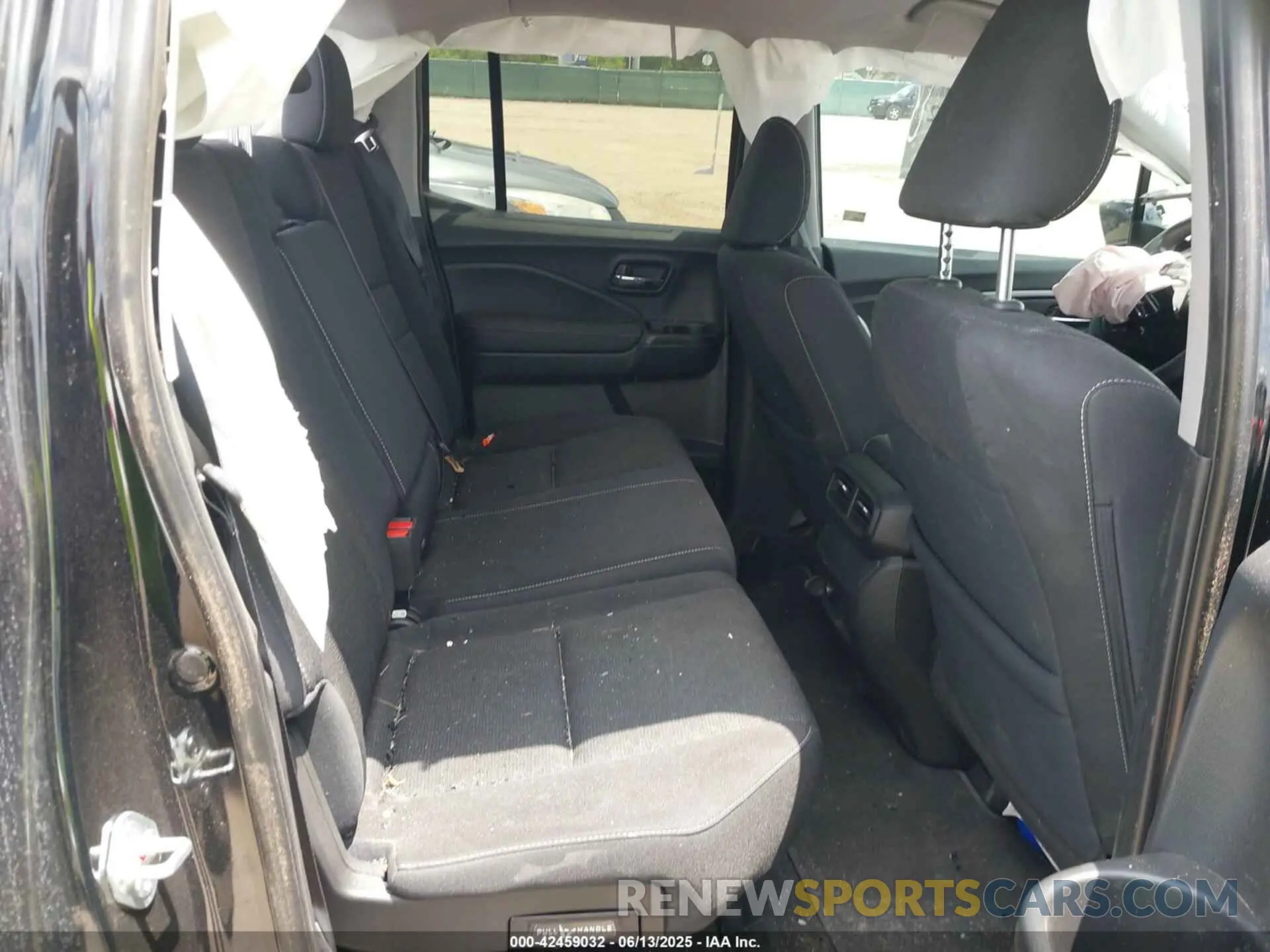 8 Photograph of a damaged car 5FPYK3F1XRB029557 HONDA RIDGELINE 2024