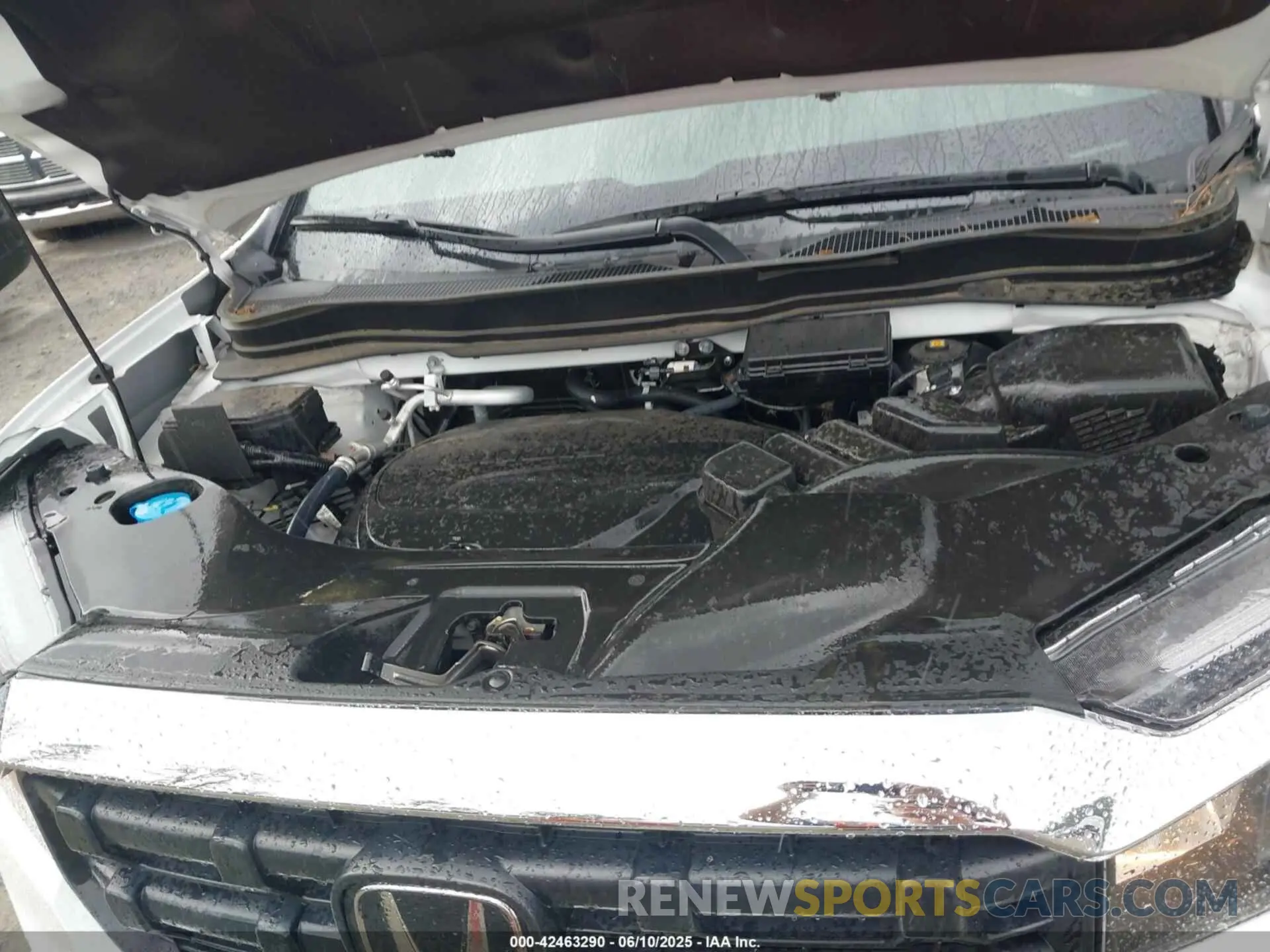 10 Photograph of a damaged car 5FPYK3F53RB024767 HONDA RIDGELINE 2024
