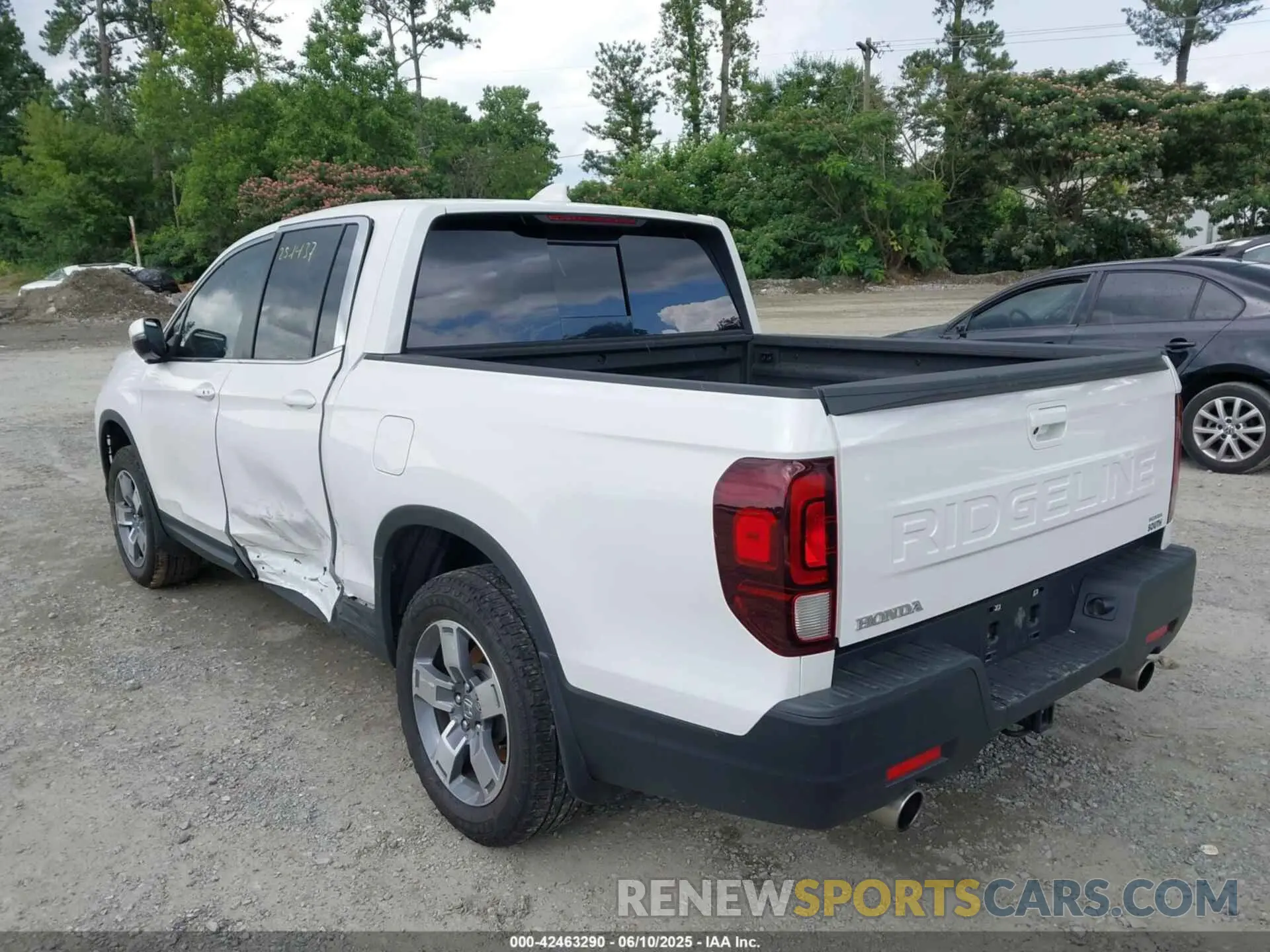 3 Photograph of a damaged car 5FPYK3F53RB024767 HONDA RIDGELINE 2024