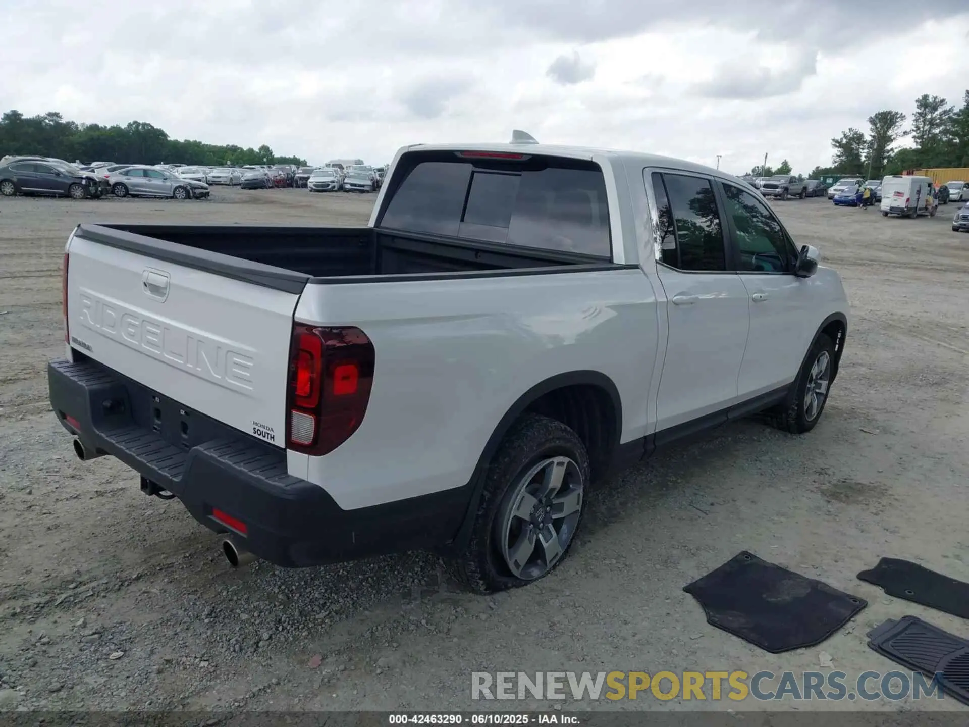 4 Photograph of a damaged car 5FPYK3F53RB024767 HONDA RIDGELINE 2024