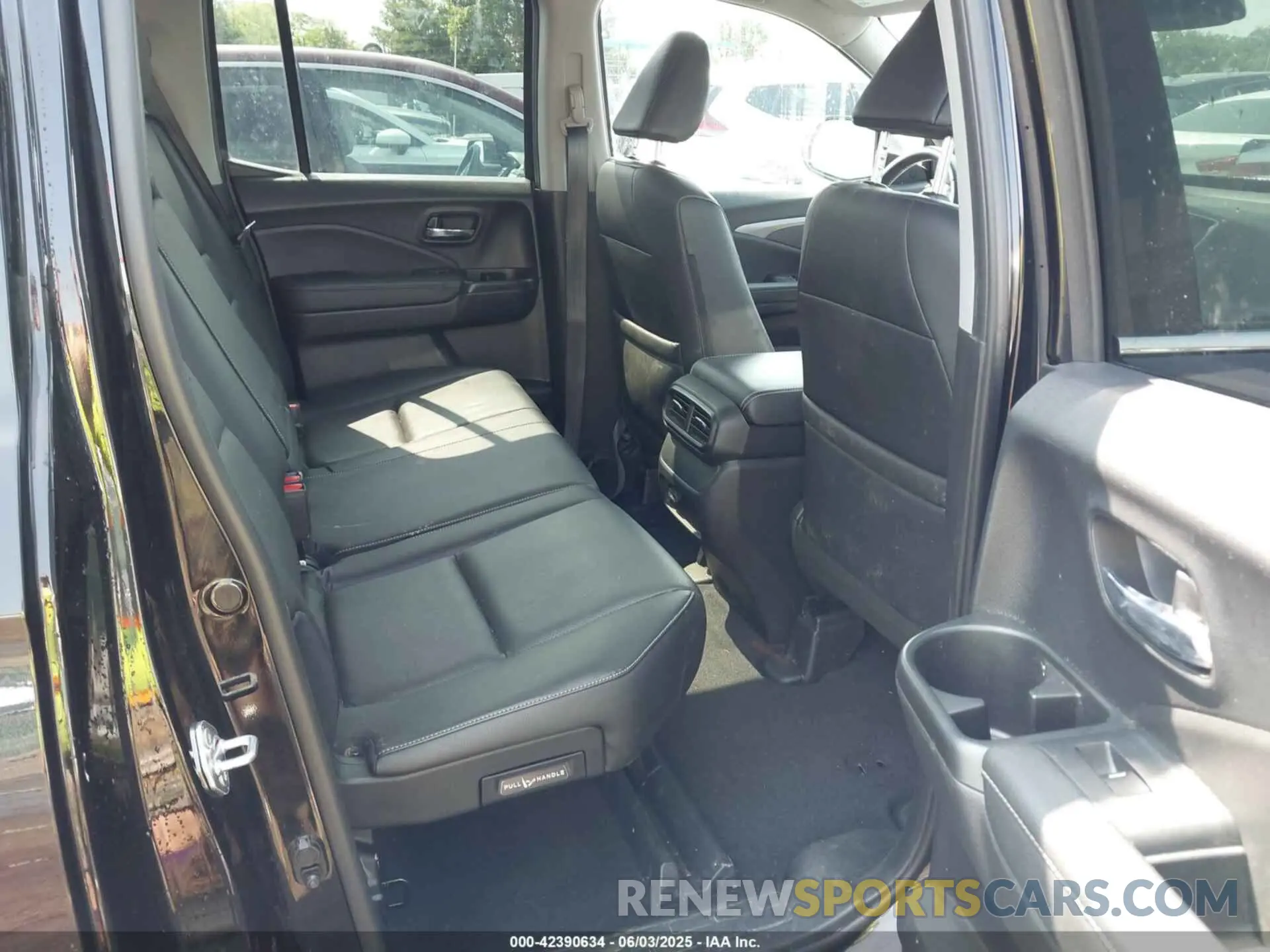 8 Photograph of a damaged car 5FPYK3F5XRB004113 HONDA RIDGELINE 2024