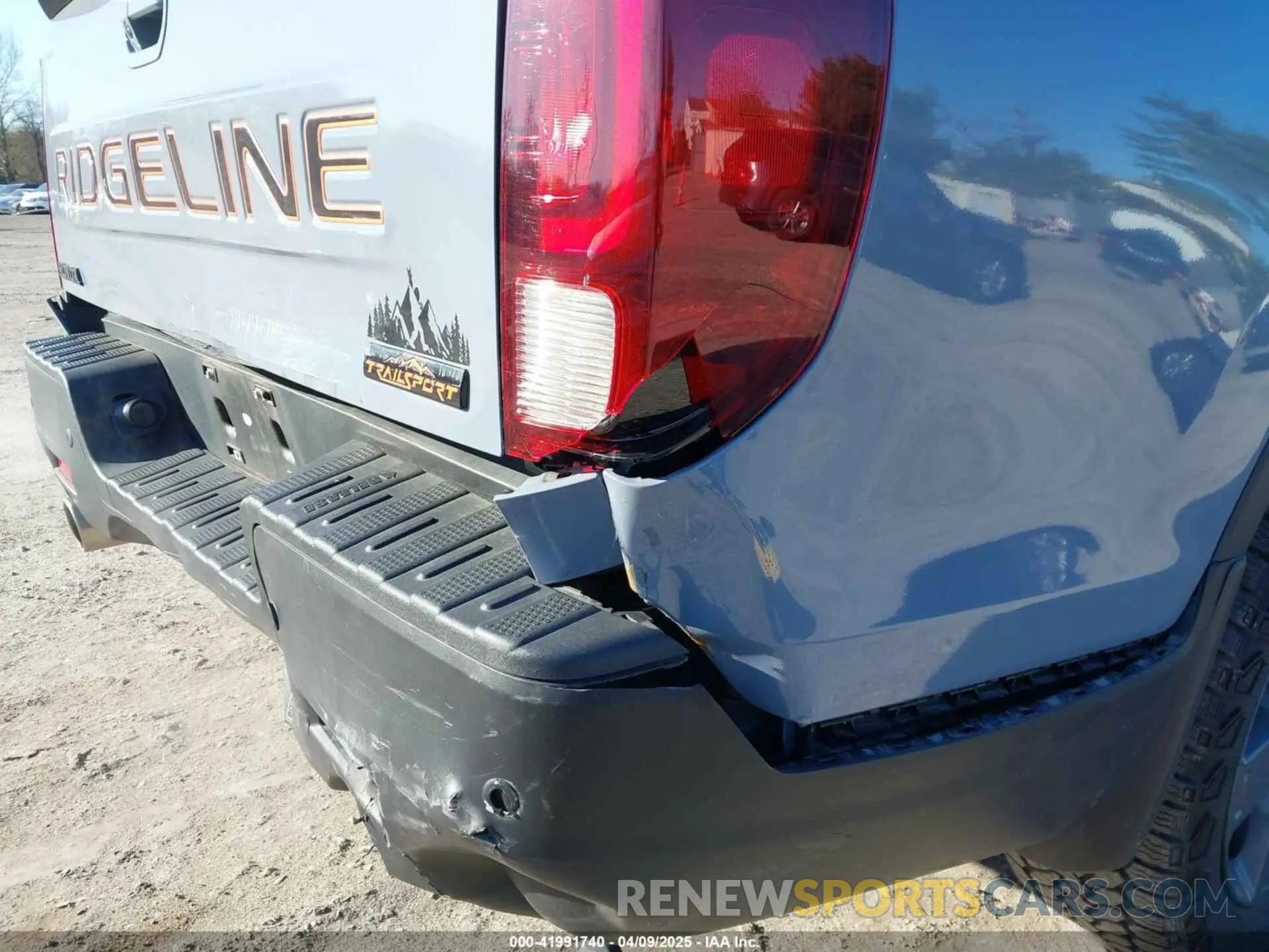 17 Photograph of a damaged car 5FPYK3F67RB024392 HONDA RIDGELINE 2024