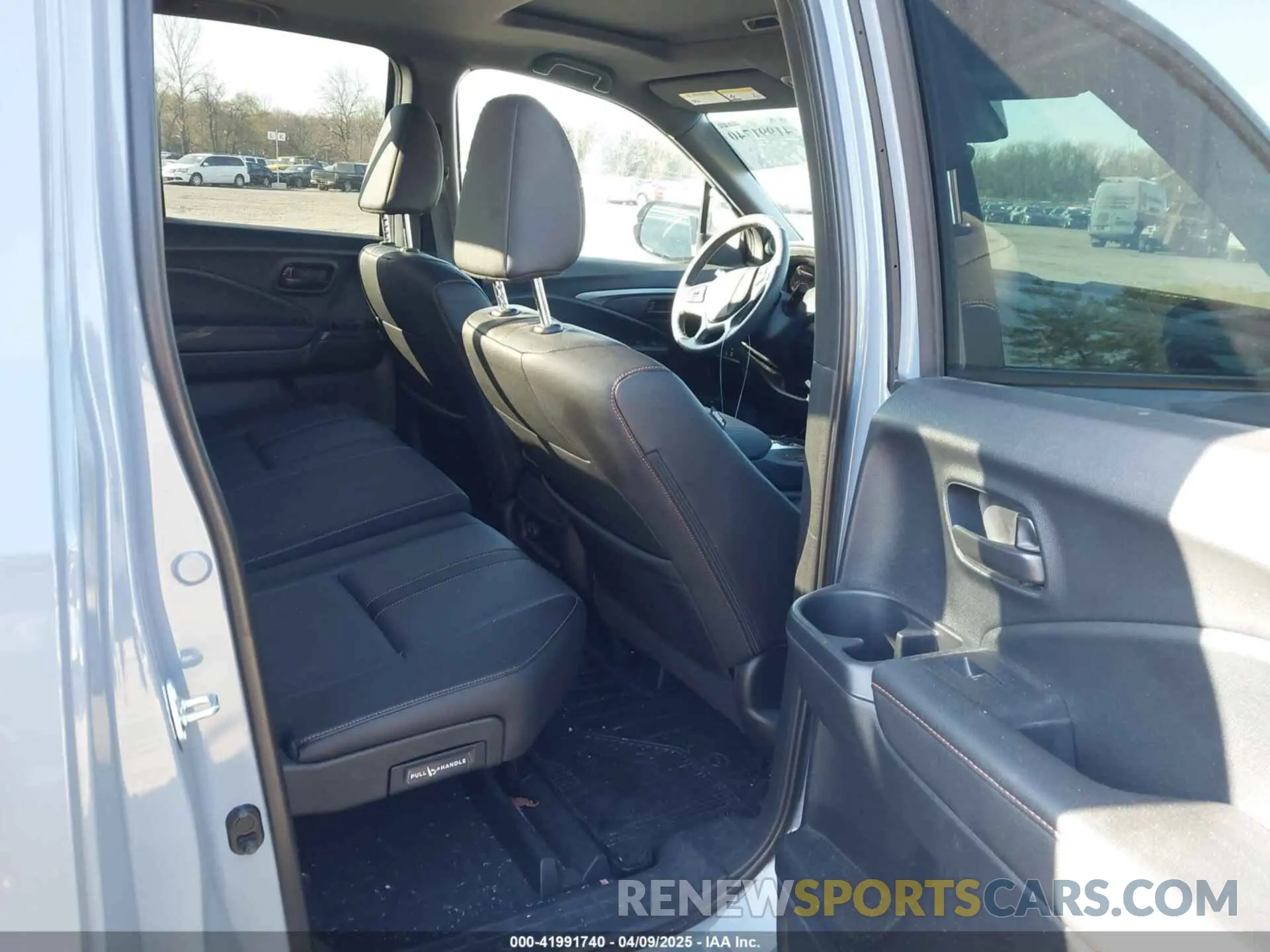 8 Photograph of a damaged car 5FPYK3F67RB024392 HONDA RIDGELINE 2024