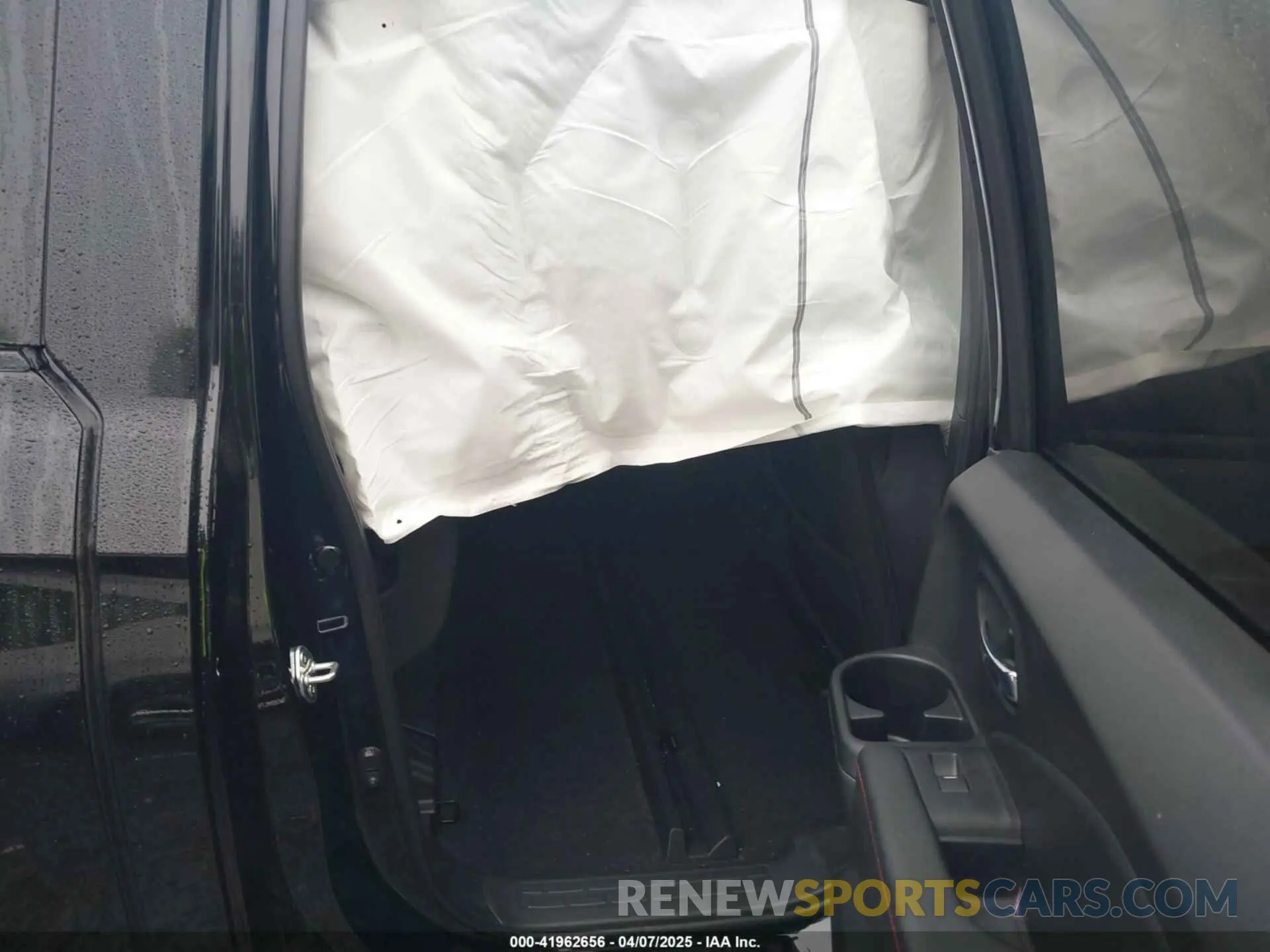 8 Photograph of a damaged car 5FPYK3F82RB021790 HONDA RIDGELINE 2024