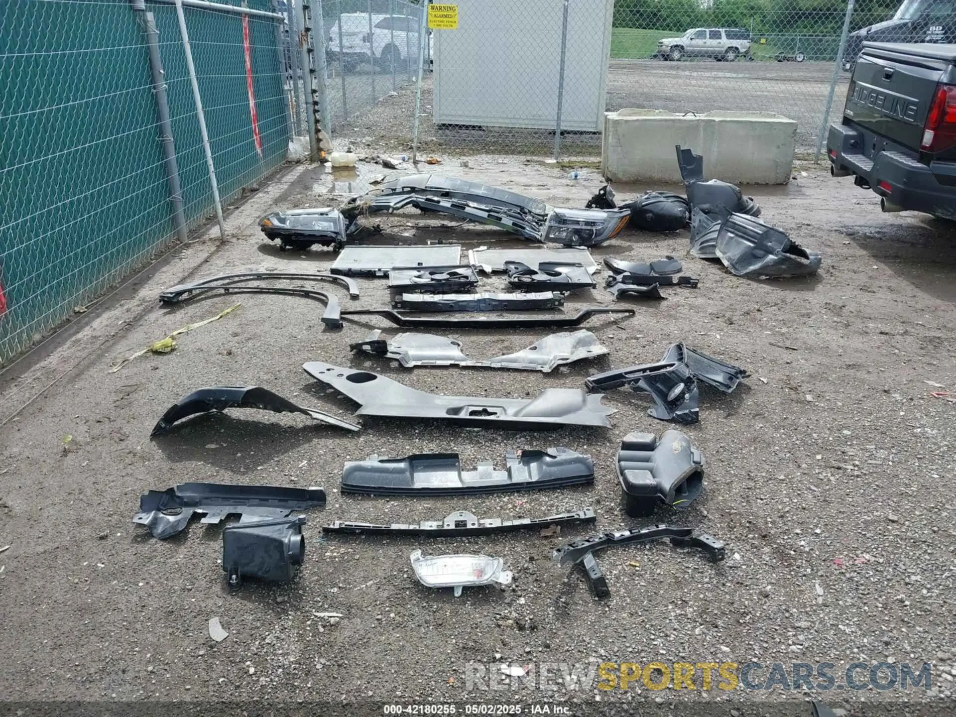 12 Photograph of a damaged car 5FPYK3F86RB030458 HONDA RIDGELINE 2024