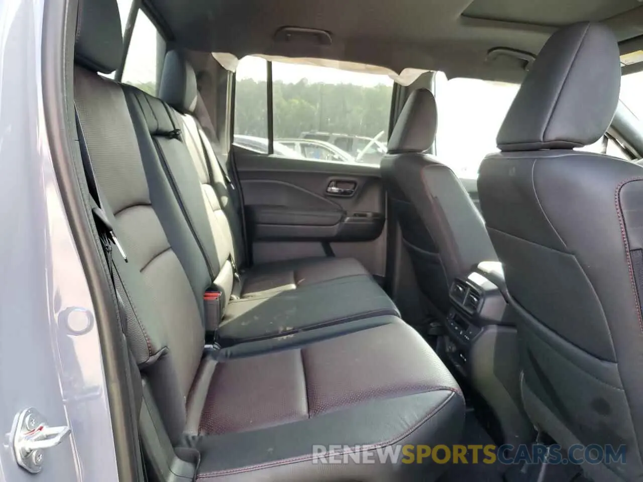 10 Photograph of a damaged car 5FPYK3F8XRB029300 HONDA RIDGELINE 2024