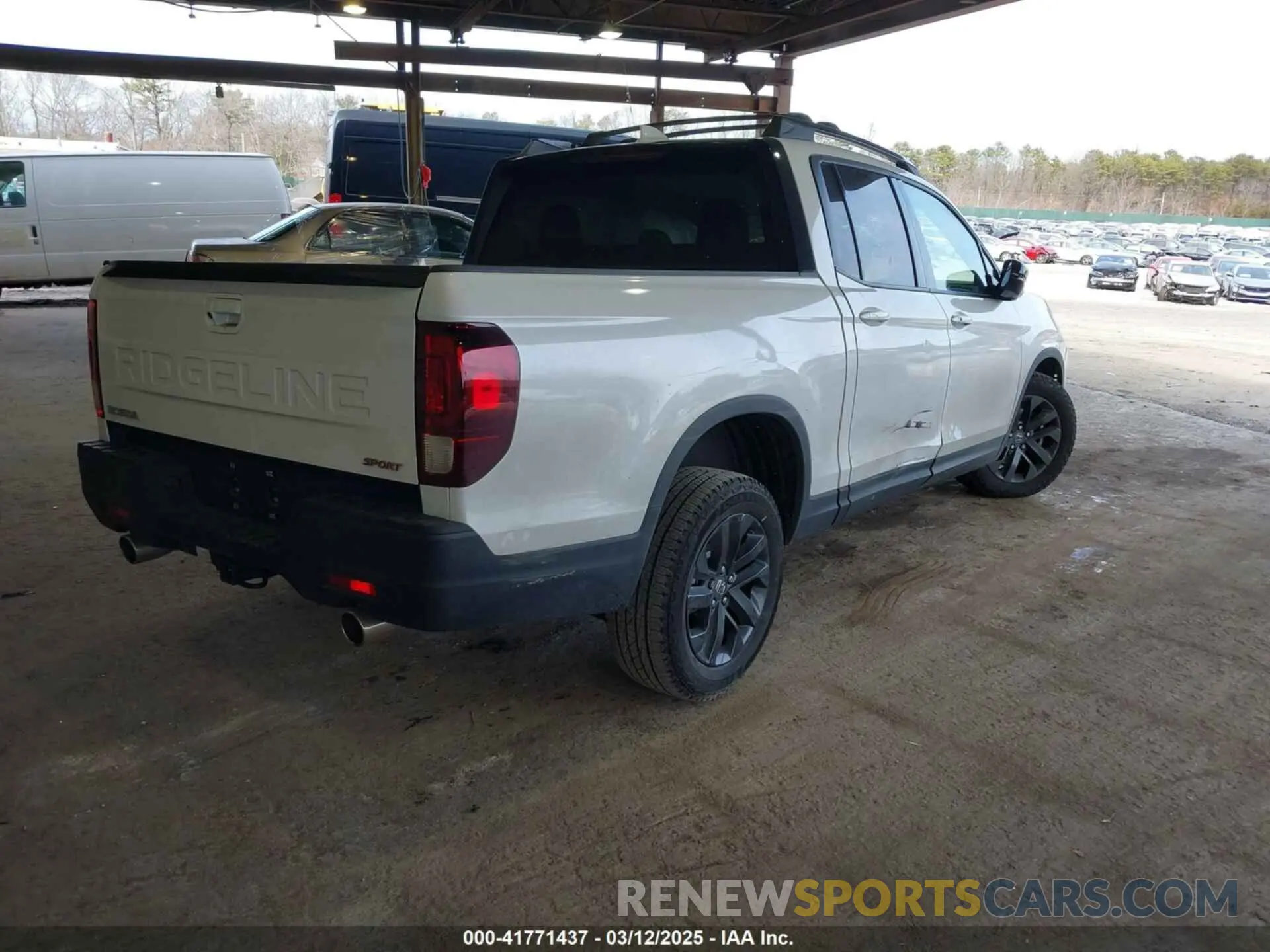 4 Photograph of a damaged car 5FPYK3F19SB002744 HONDA RIDGELINE 2025