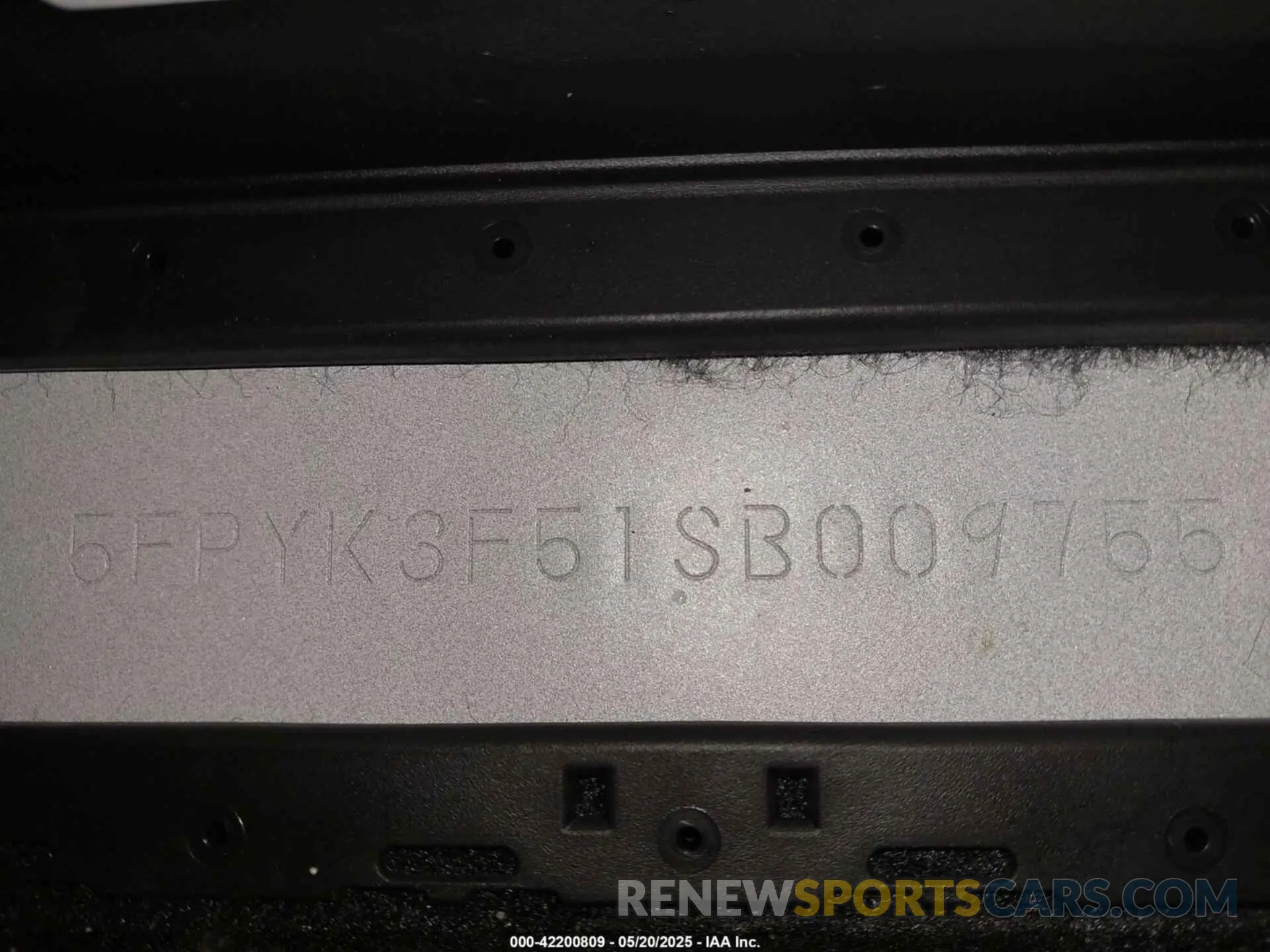 19 Photograph of a damaged car 5FPYK3F51SB009755 HONDA RIDGELINE 2025