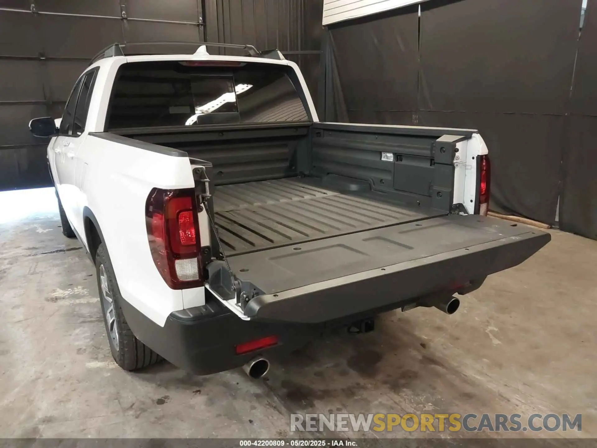 3 Photograph of a damaged car 5FPYK3F51SB009755 HONDA RIDGELINE 2025