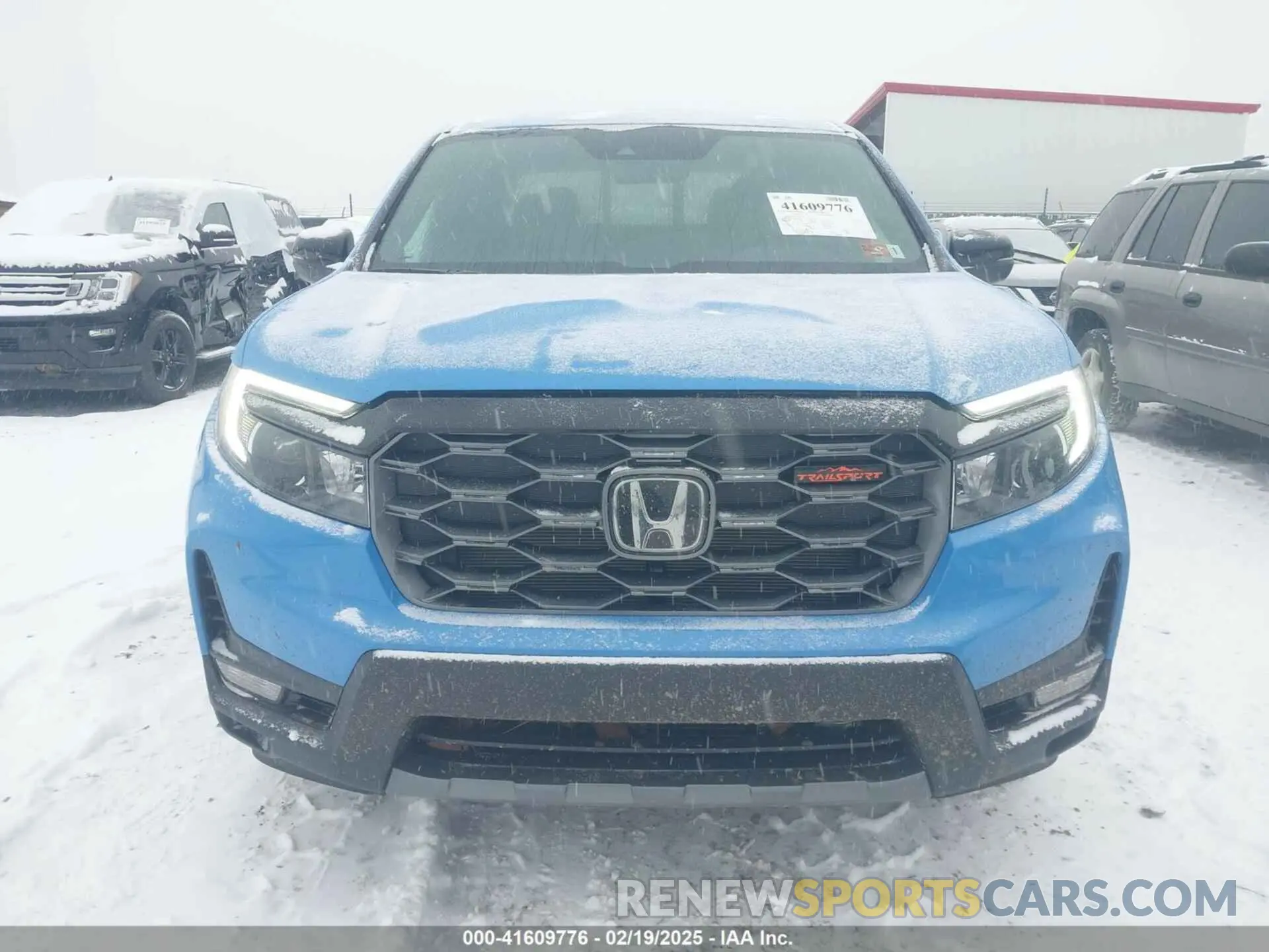 6 Photograph of a damaged car 5FPYK3F68SB015805 HONDA RIDGELINE 2025