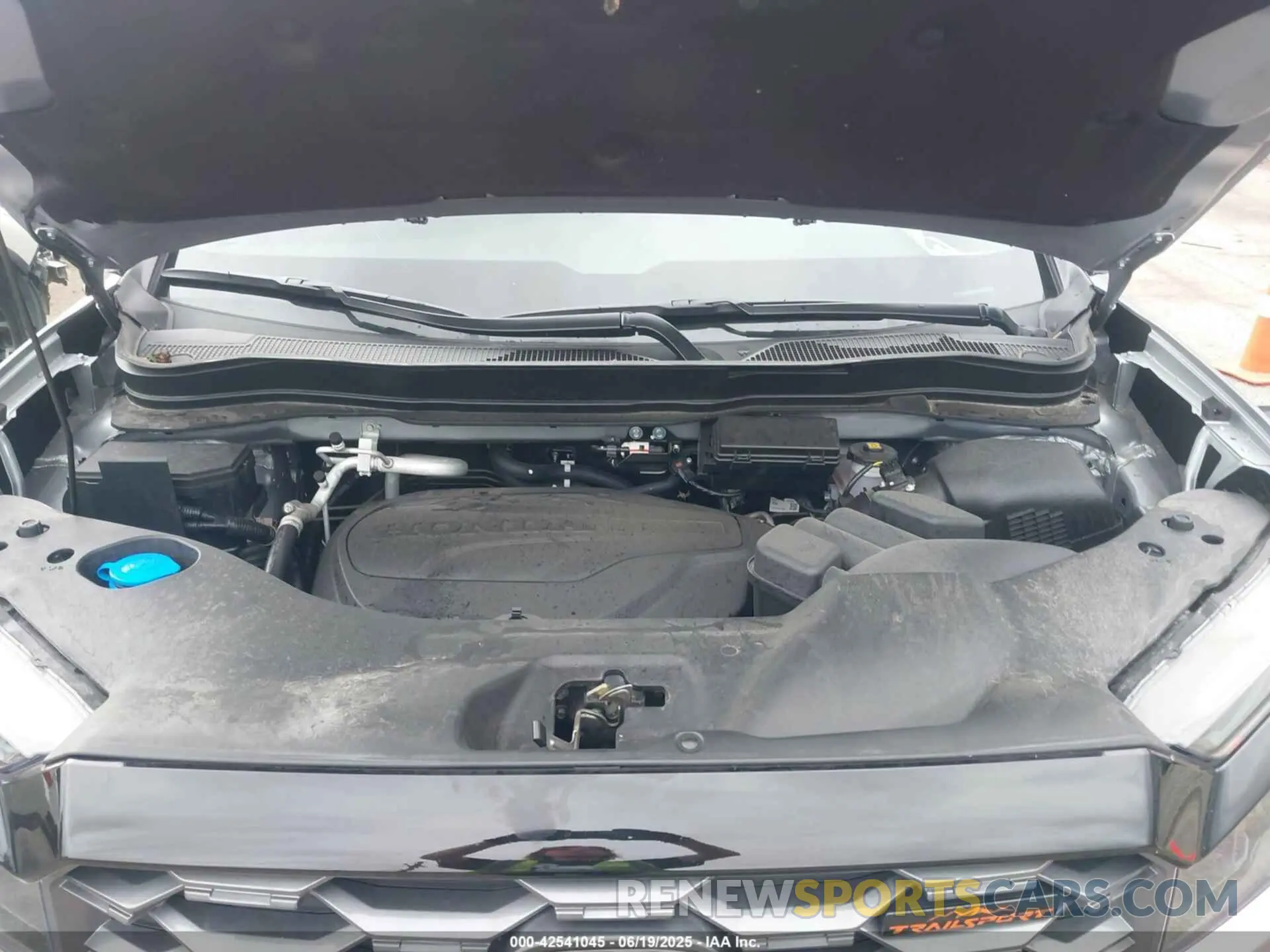 10 Photograph of a damaged car 5FPYK3F68SB017165 HONDA RIDGELINE 2025