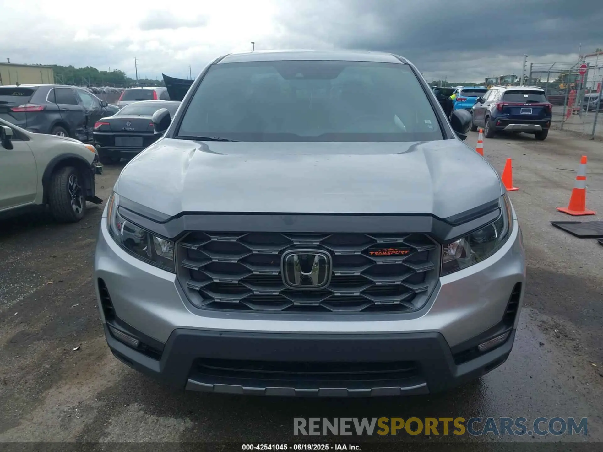 12 Photograph of a damaged car 5FPYK3F68SB017165 HONDA RIDGELINE 2025