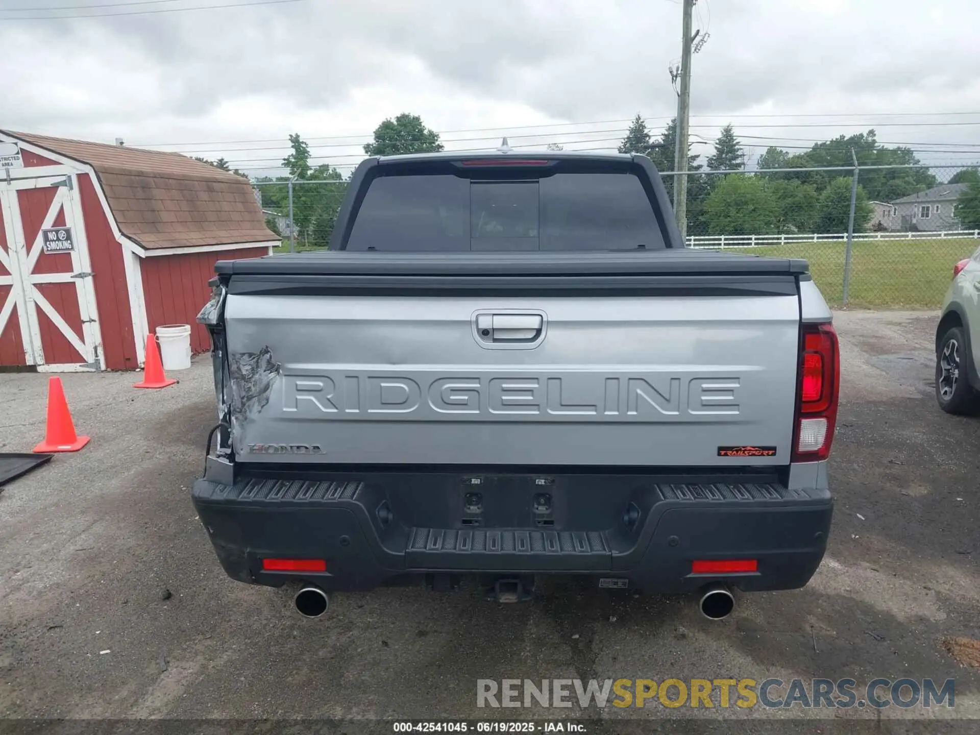 16 Photograph of a damaged car 5FPYK3F68SB017165 HONDA RIDGELINE 2025