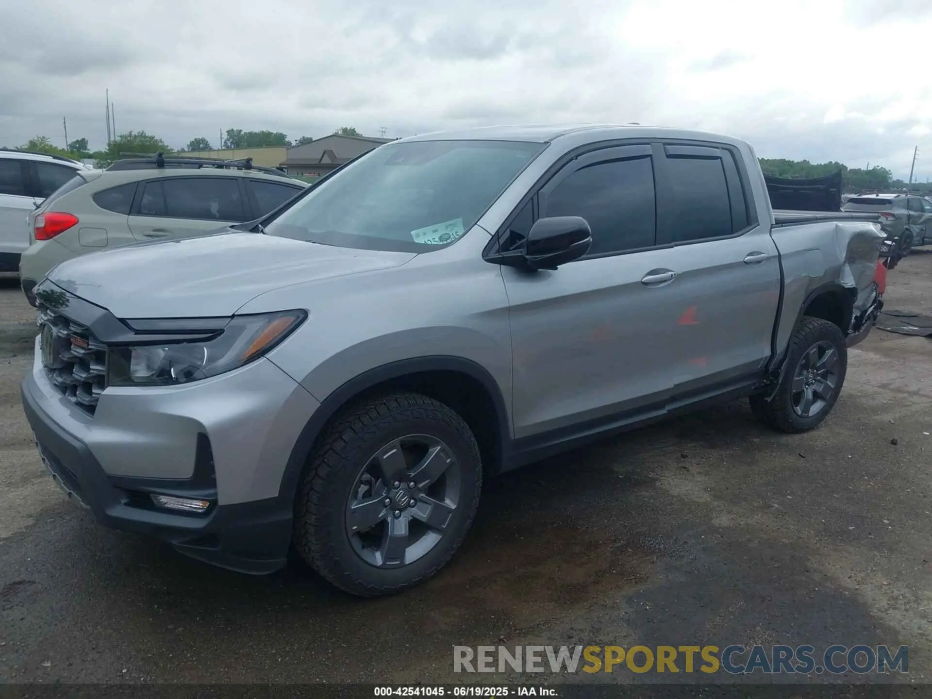 2 Photograph of a damaged car 5FPYK3F68SB017165 HONDA RIDGELINE 2025