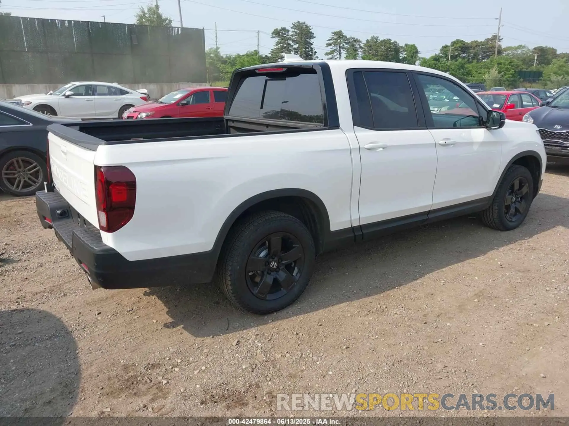 4 Photograph of a damaged car 5FPYK3F87SB025582 HONDA RIDGELINE 2025