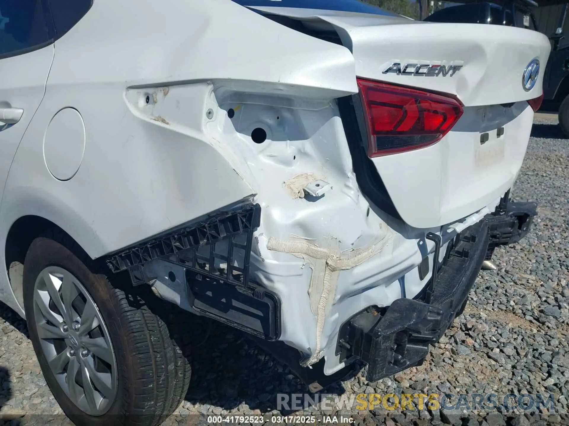 6 Photograph of a damaged car 3KPC24A30KE049717 HYUNDAI ACCENT 2019