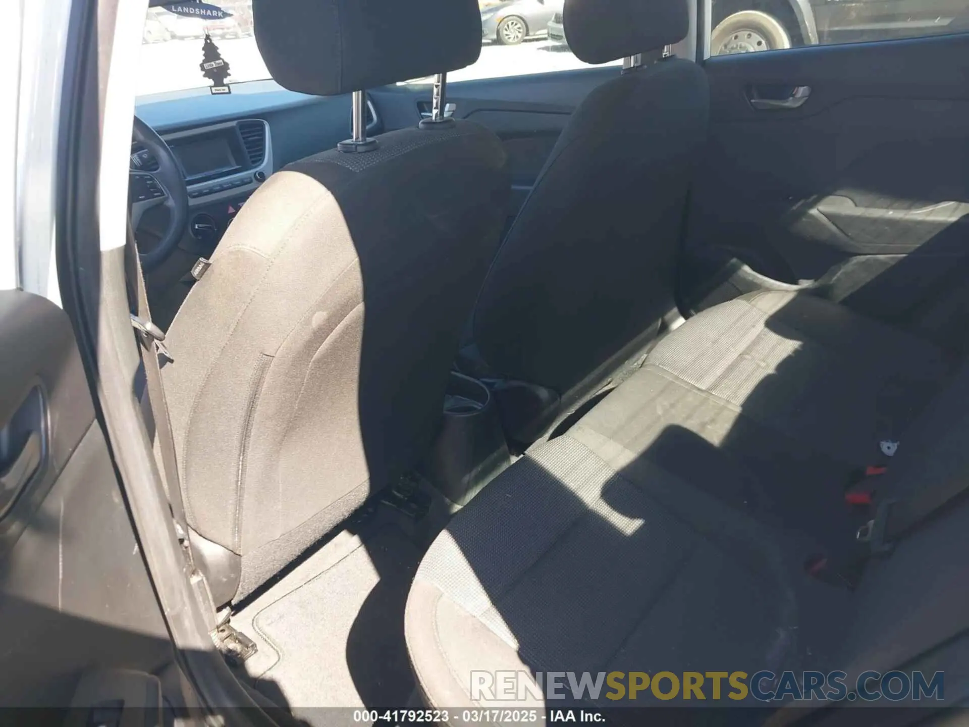 8 Photograph of a damaged car 3KPC24A30KE049717 HYUNDAI ACCENT 2019