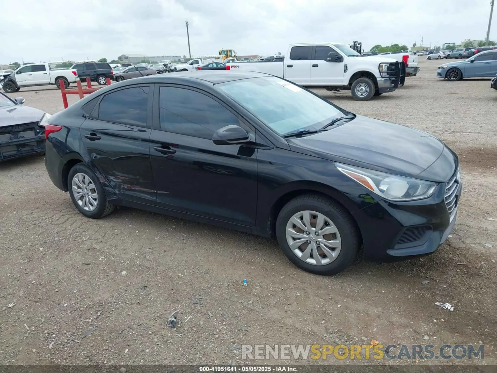 1 Photograph of a damaged car 3KPC24A30KE051161 HYUNDAI ACCENT 2019