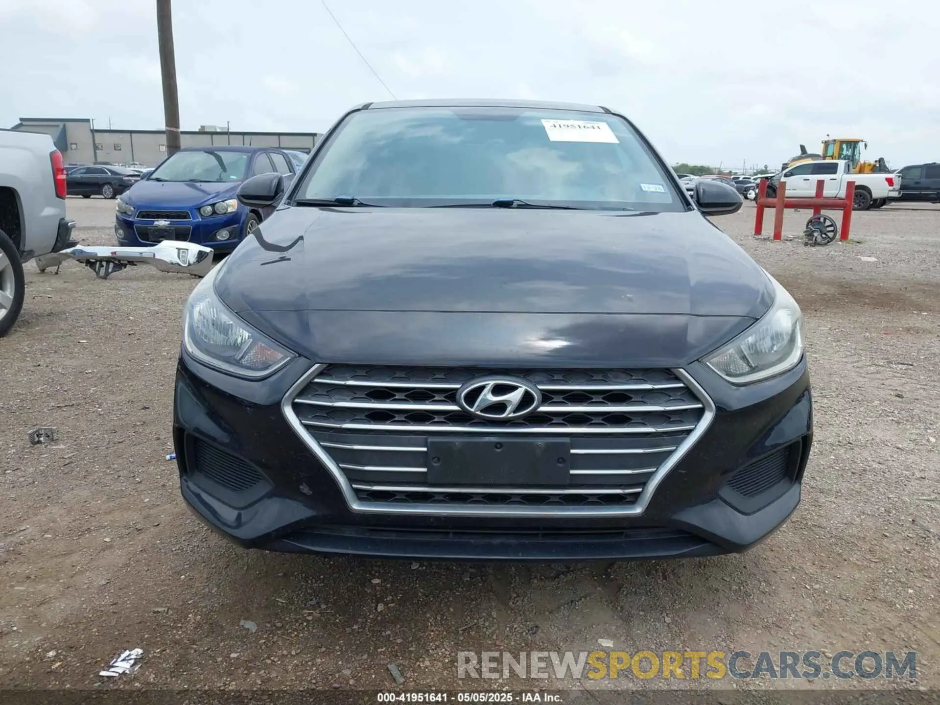12 Photograph of a damaged car 3KPC24A30KE051161 HYUNDAI ACCENT 2019