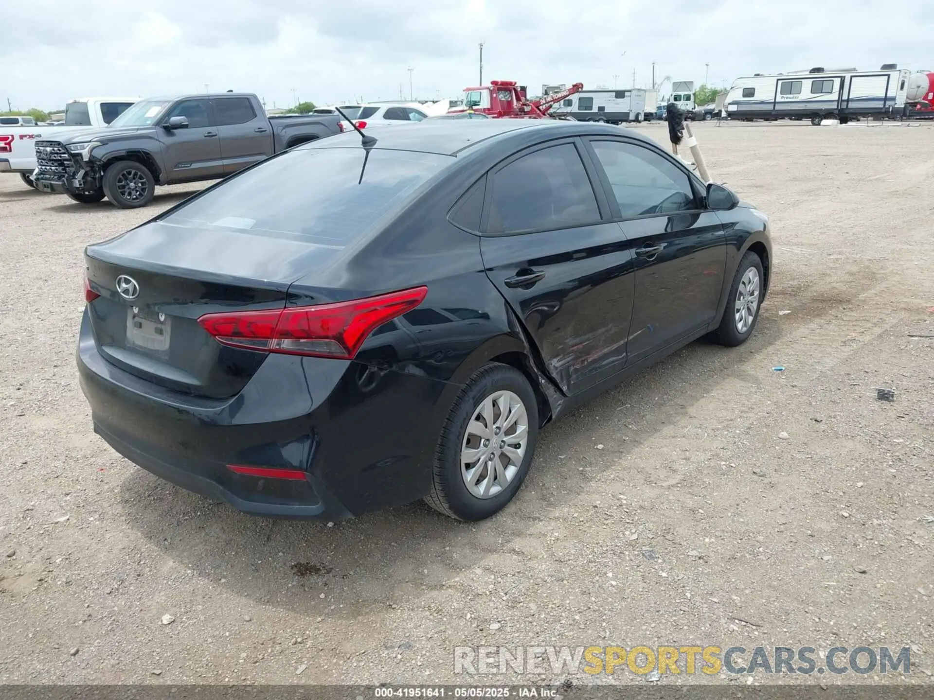 4 Photograph of a damaged car 3KPC24A30KE051161 HYUNDAI ACCENT 2019