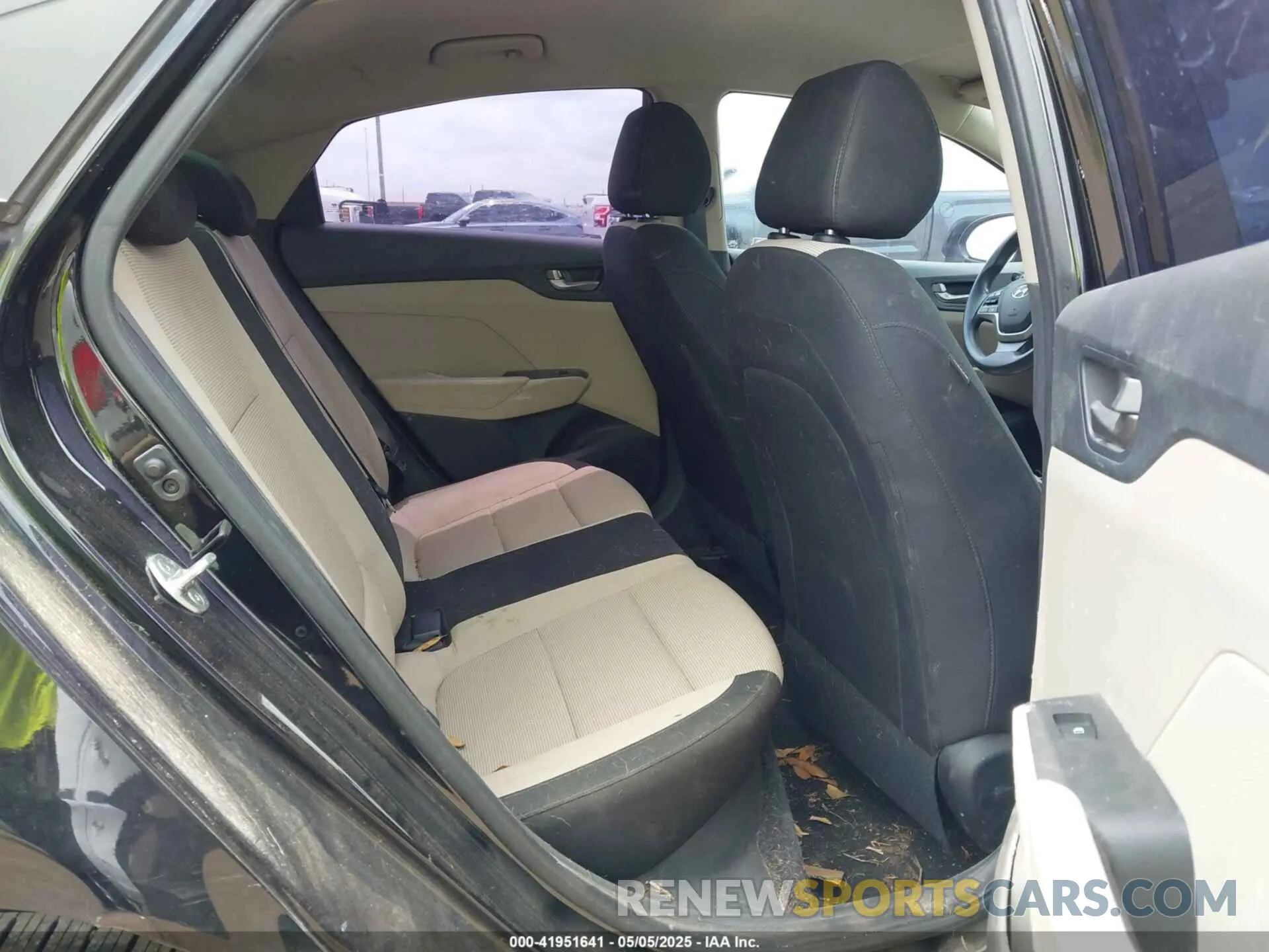 8 Photograph of a damaged car 3KPC24A30KE051161 HYUNDAI ACCENT 2019