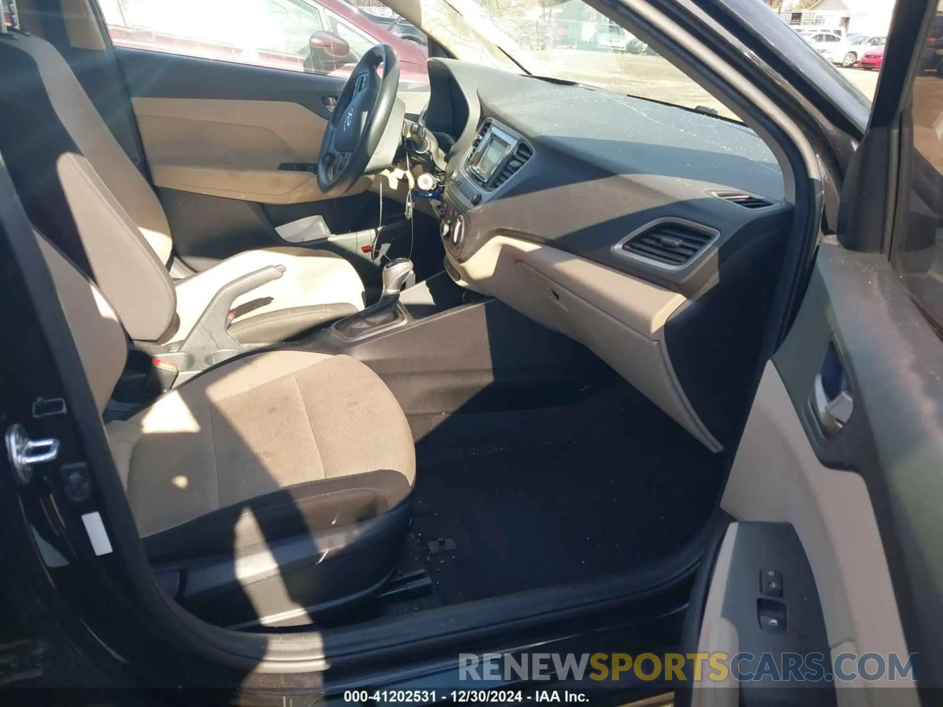 5 Photograph of a damaged car 3KPC24A30KE065061 HYUNDAI ACCENT 2019