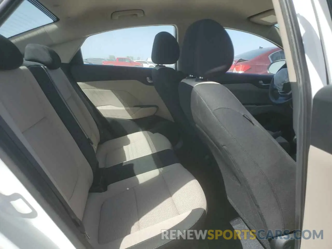 10 Photograph of a damaged car 3KPC24A30KE071233 HYUNDAI ACCENT 2019