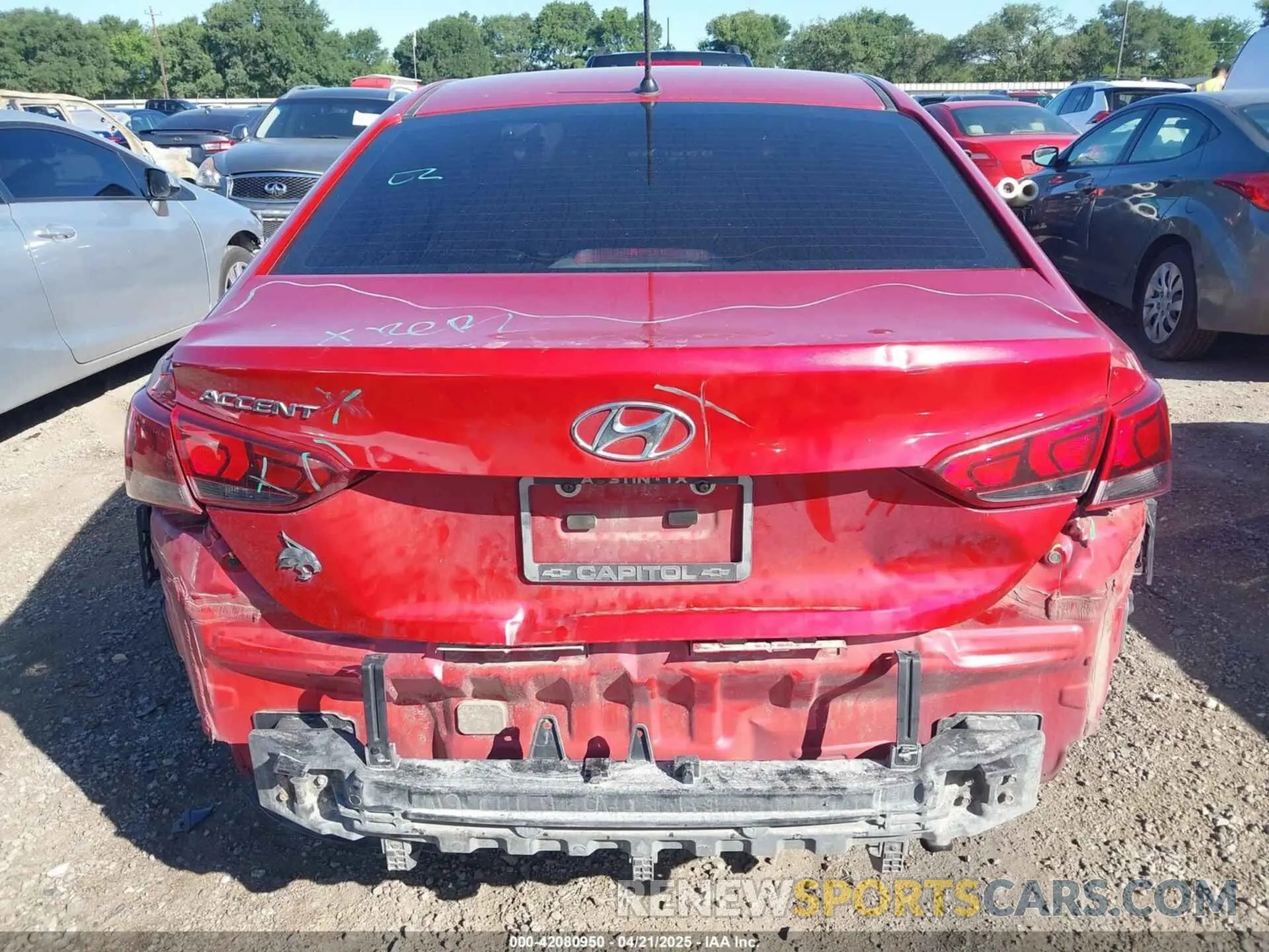 16 Photograph of a damaged car 3KPC24A30KE073130 HYUNDAI ACCENT 2019