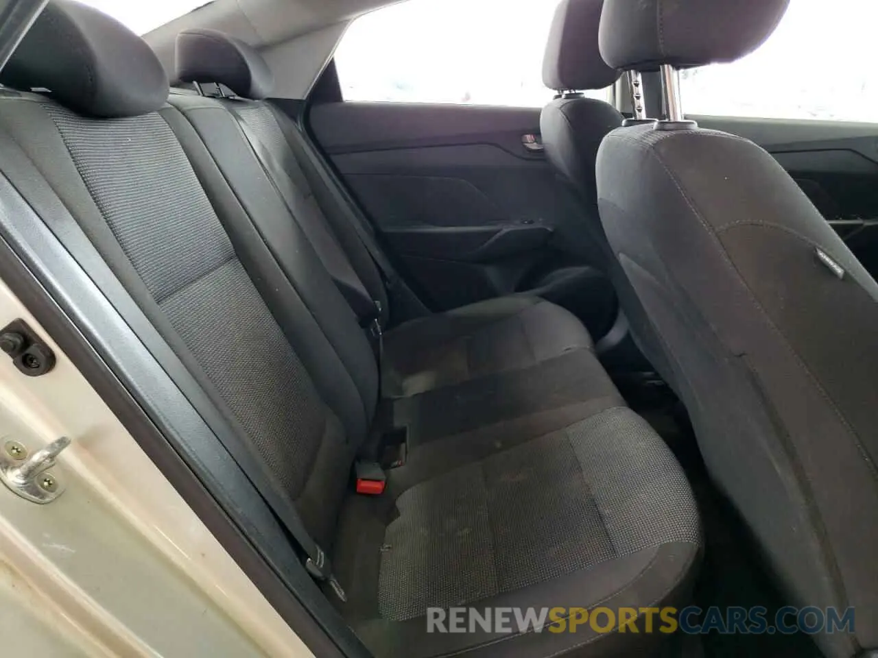 10 Photograph of a damaged car 3KPC24A31KE050763 HYUNDAI ACCENT 2019
