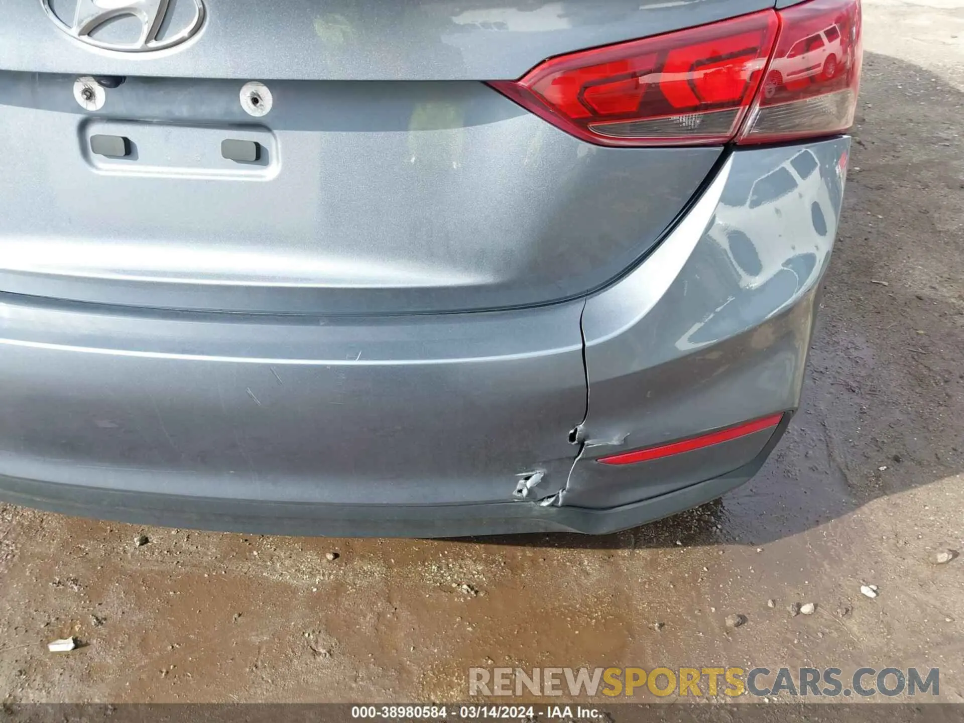 17 Photograph of a damaged car 3KPC24A31KE064095 HYUNDAI ACCENT 2019