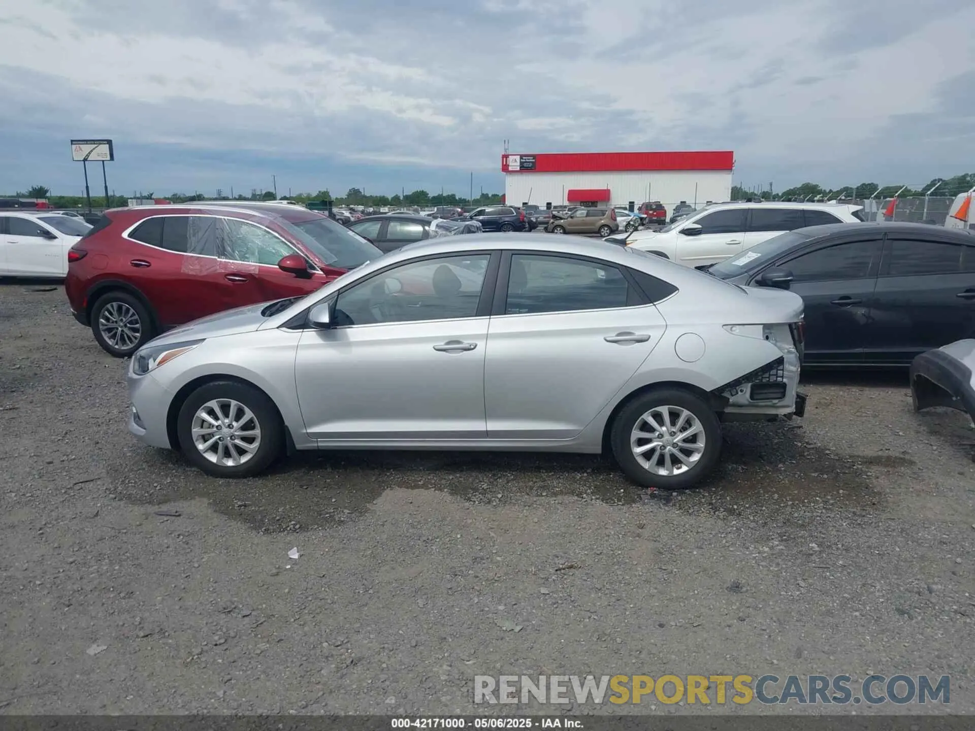 15 Photograph of a damaged car 3KPC24A31KE069202 HYUNDAI ACCENT 2019