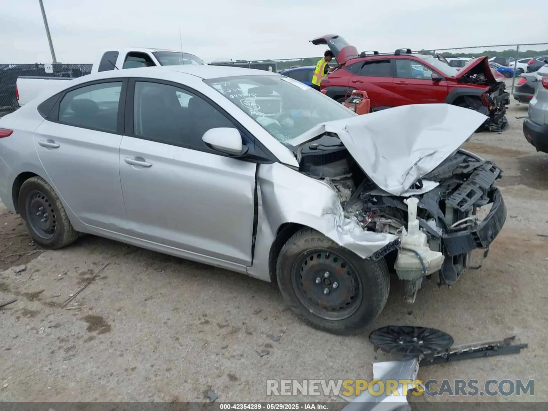 1 Photograph of a damaged car 3KPC24A32KE049945 HYUNDAI ACCENT 2019
