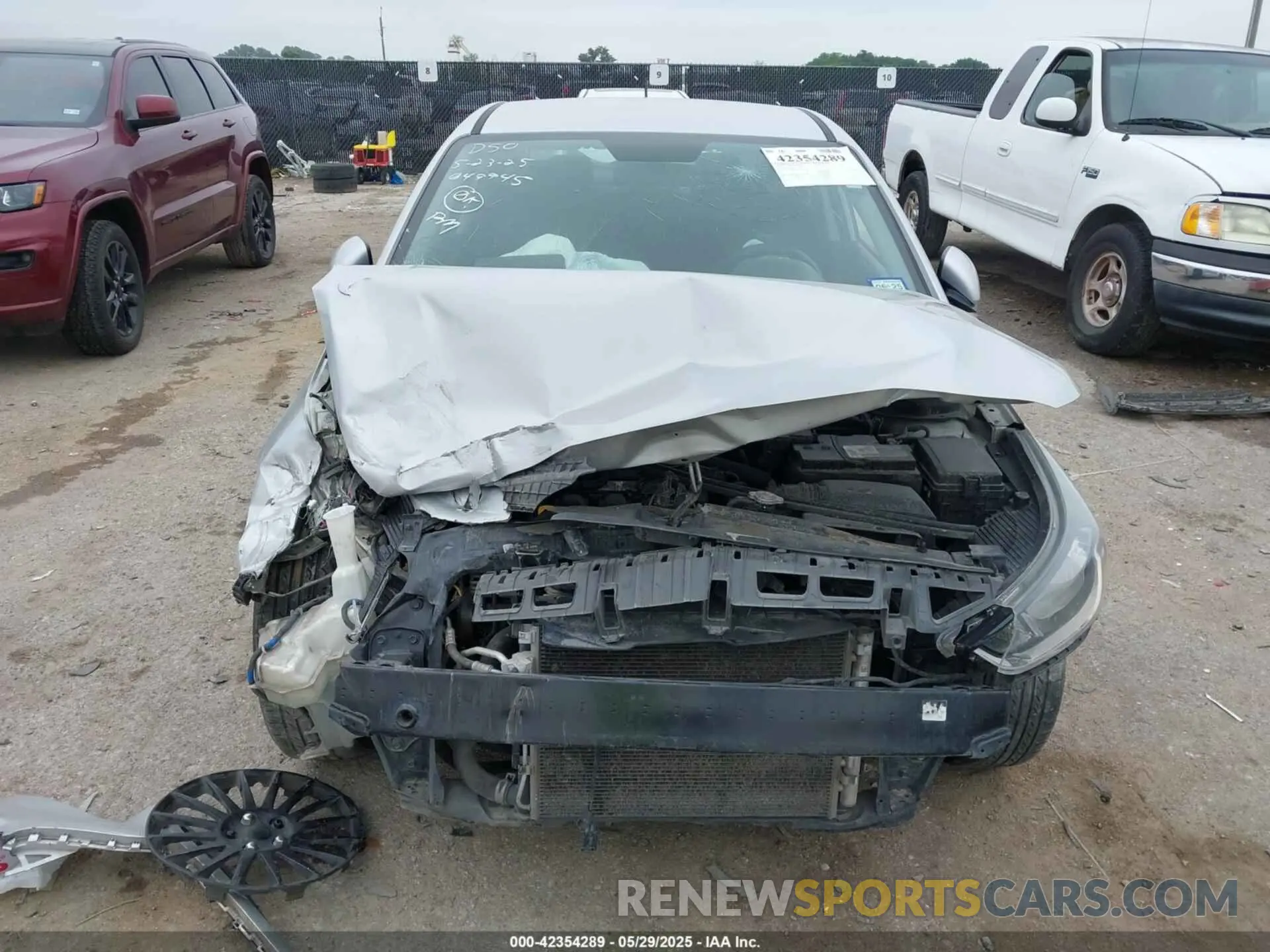 11 Photograph of a damaged car 3KPC24A32KE049945 HYUNDAI ACCENT 2019