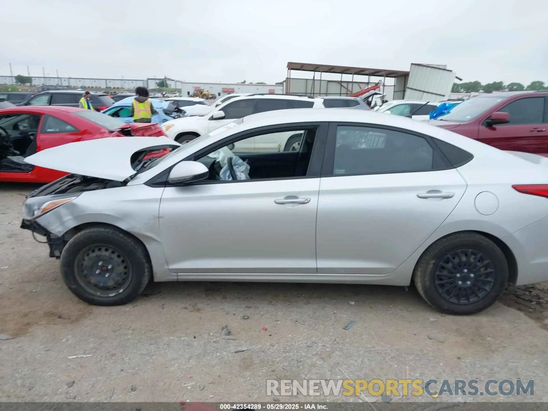 13 Photograph of a damaged car 3KPC24A32KE049945 HYUNDAI ACCENT 2019