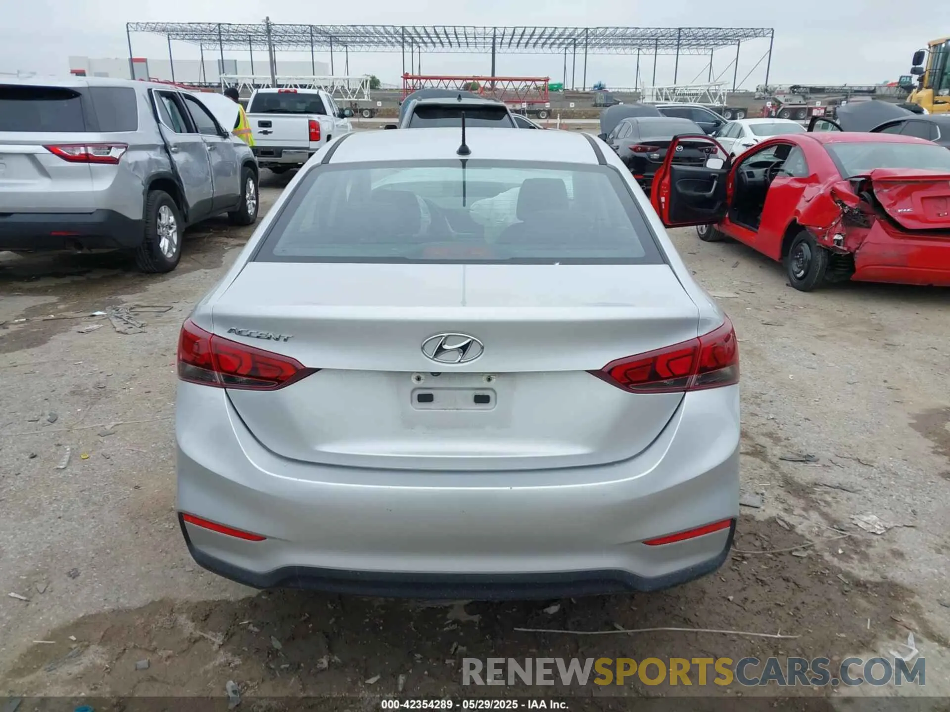 15 Photograph of a damaged car 3KPC24A32KE049945 HYUNDAI ACCENT 2019