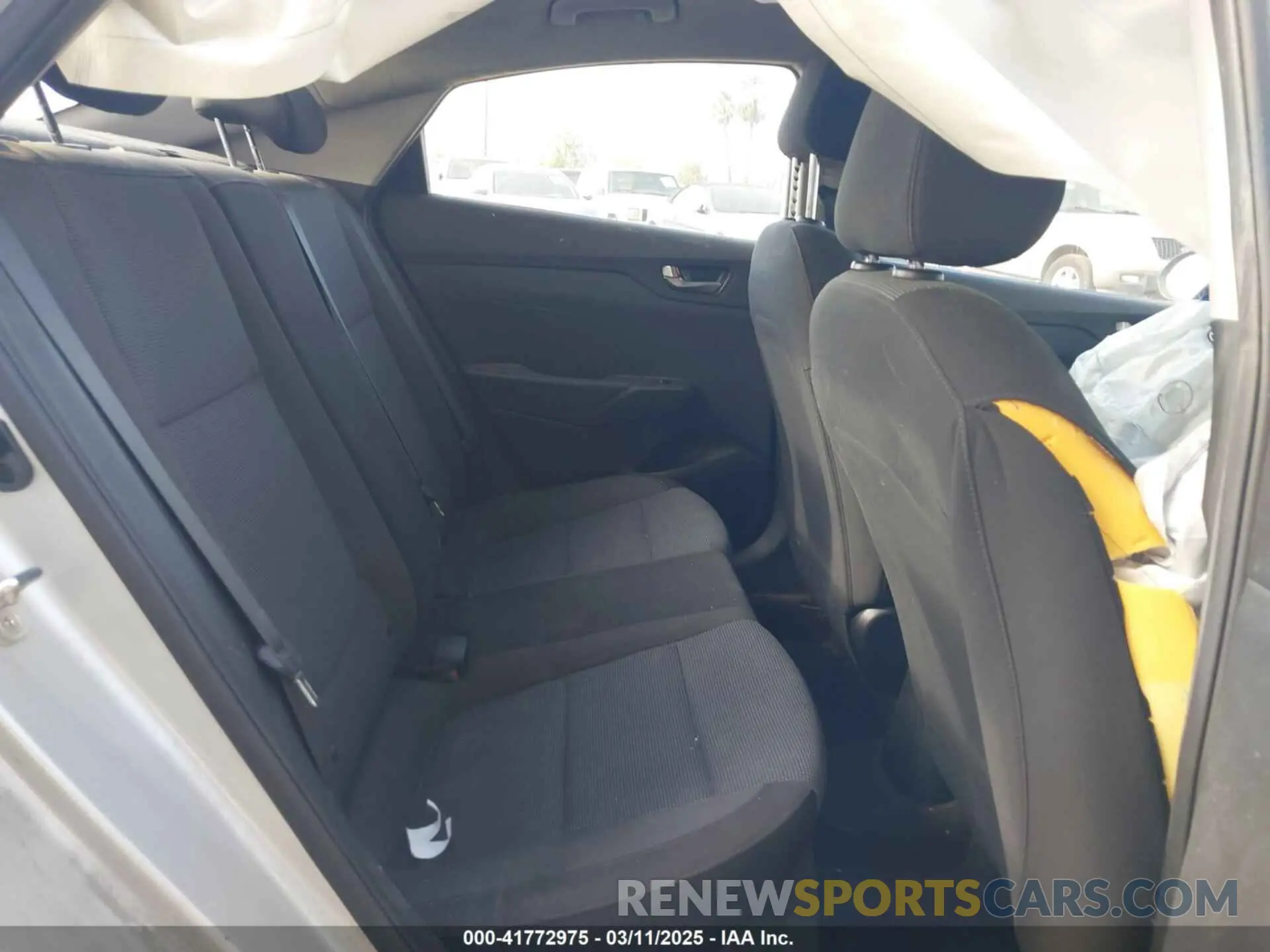8 Photograph of a damaged car 3KPC24A32KE053705 HYUNDAI ACCENT 2019