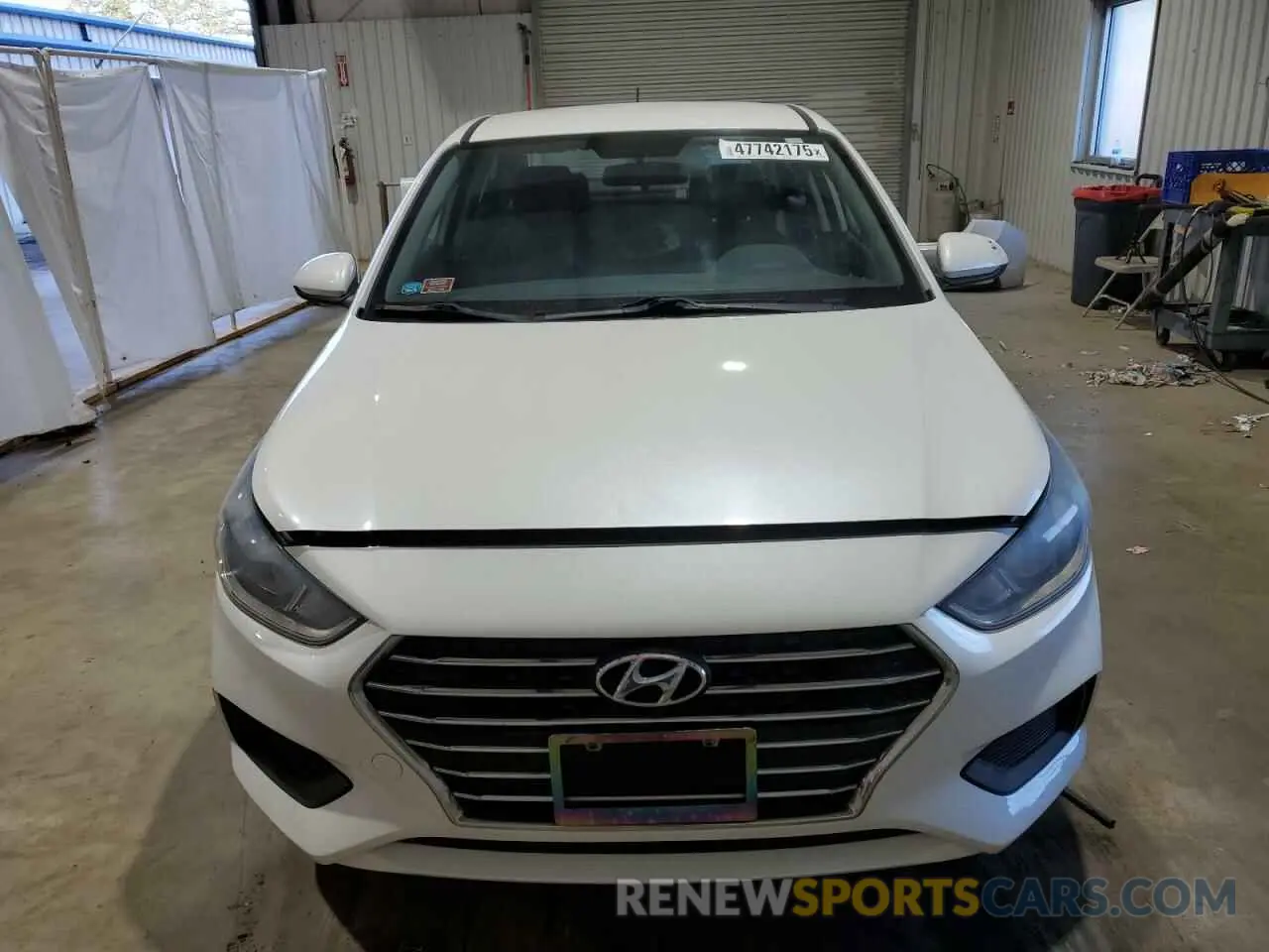 5 Photograph of a damaged car 3KPC24A32KE057060 HYUNDAI ACCENT 2019