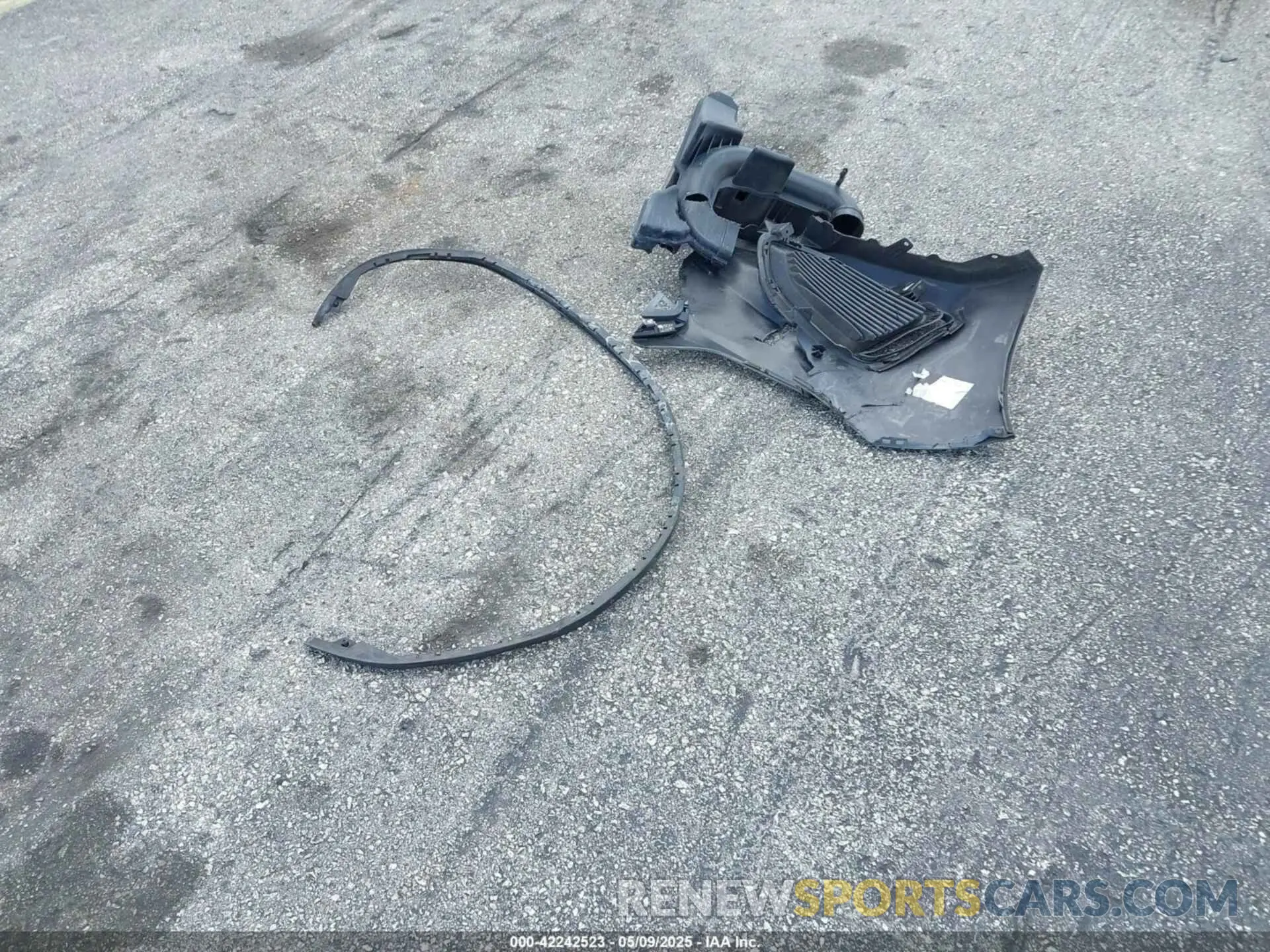 12 Photograph of a damaged car 3KPC24A32KE057947 HYUNDAI ACCENT 2019