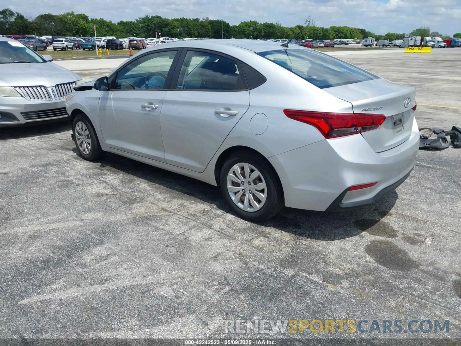 3 Photograph of a damaged car 3KPC24A32KE057947 HYUNDAI ACCENT 2019