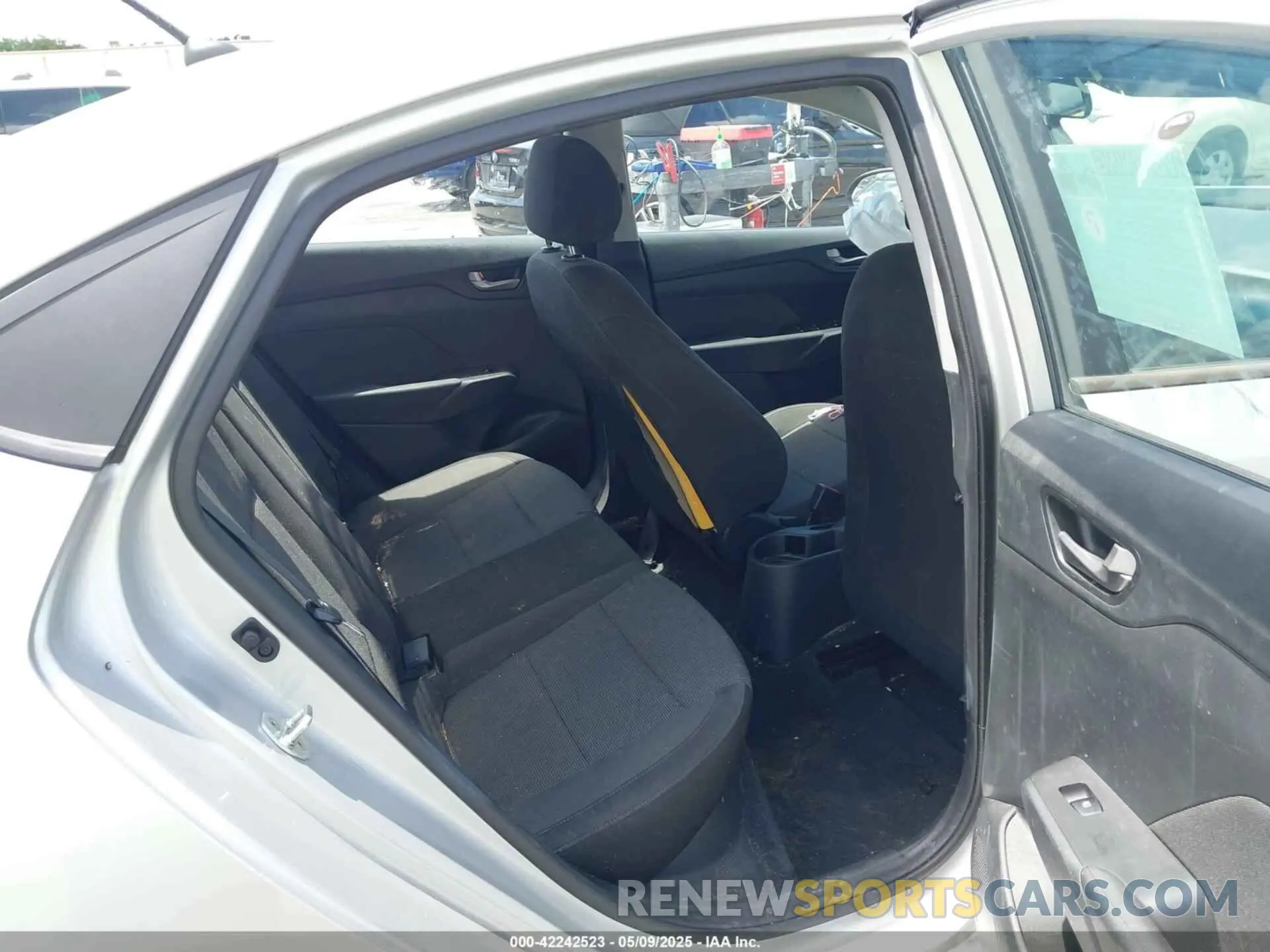 8 Photograph of a damaged car 3KPC24A32KE057947 HYUNDAI ACCENT 2019