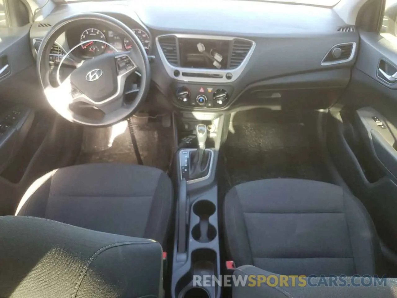 8 Photograph of a damaged car 3KPC24A32KE080144 HYUNDAI ACCENT 2019