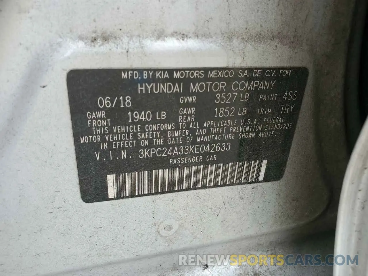 12 Photograph of a damaged car 3KPC24A33KE042633 HYUNDAI ACCENT 2019
