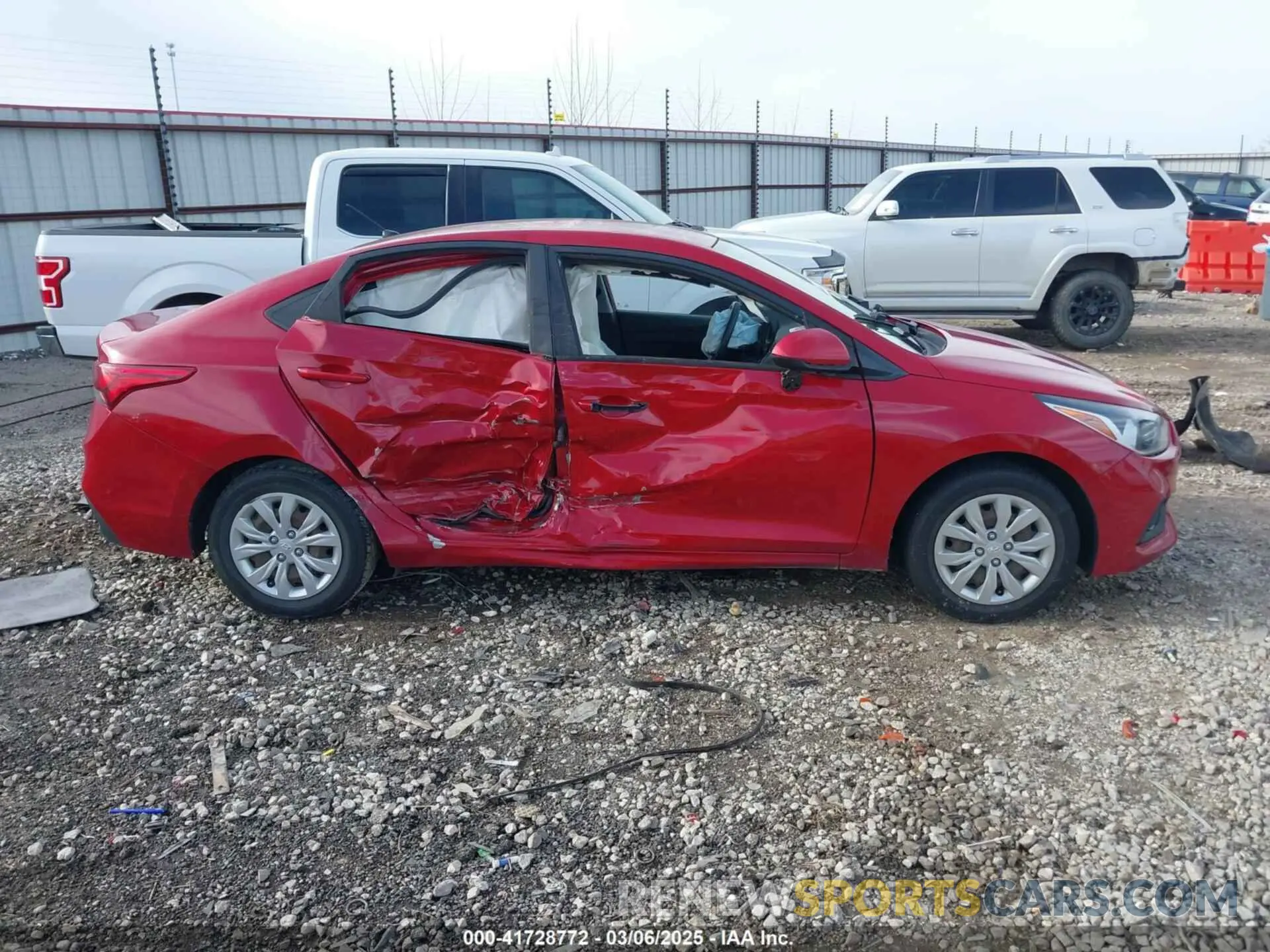 12 Photograph of a damaged car 3KPC24A33KE069198 HYUNDAI ACCENT 2019